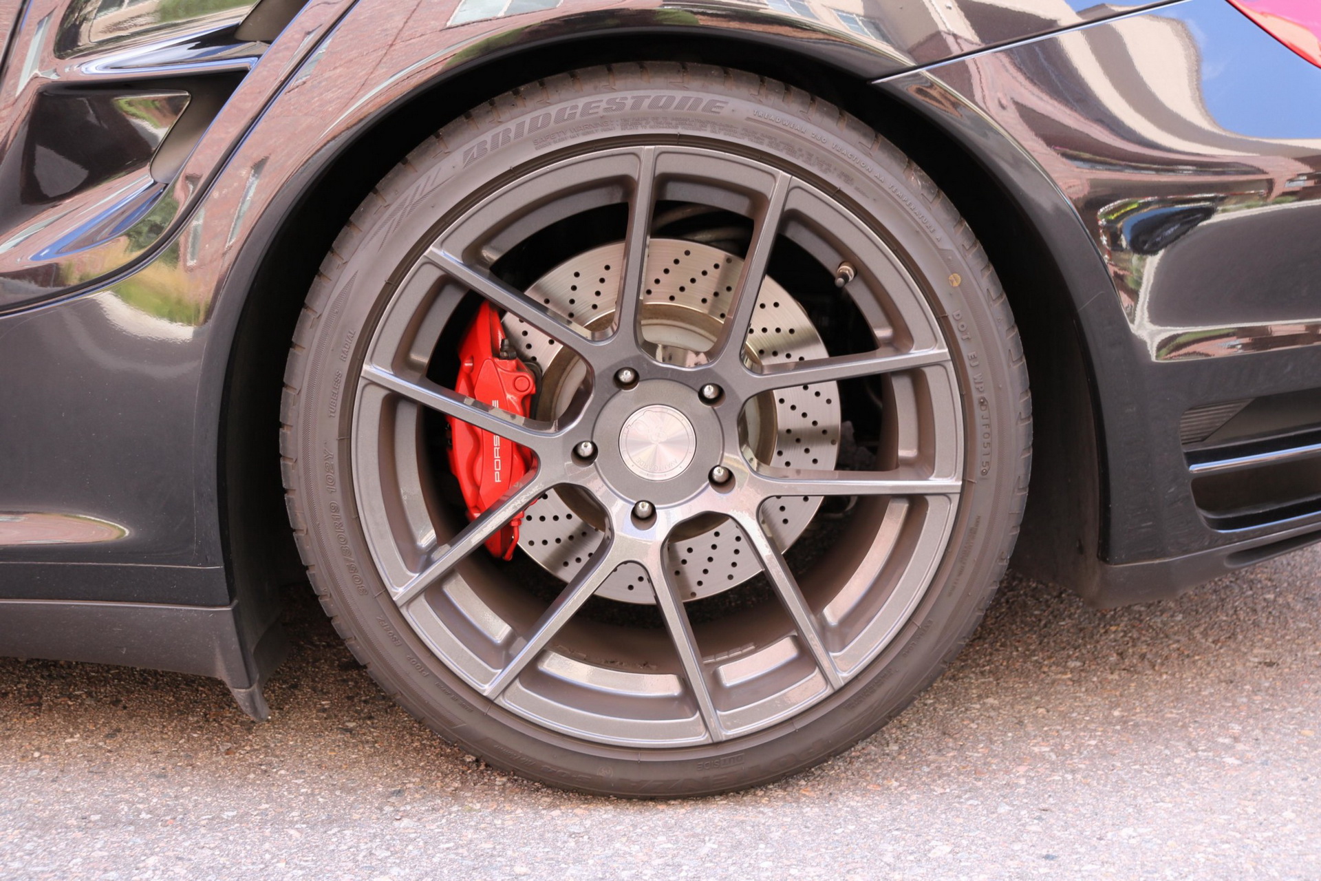 2007 Porsche 911 Turbo Wants To Entice You With Its 6-Speed Manual And Carbon Package