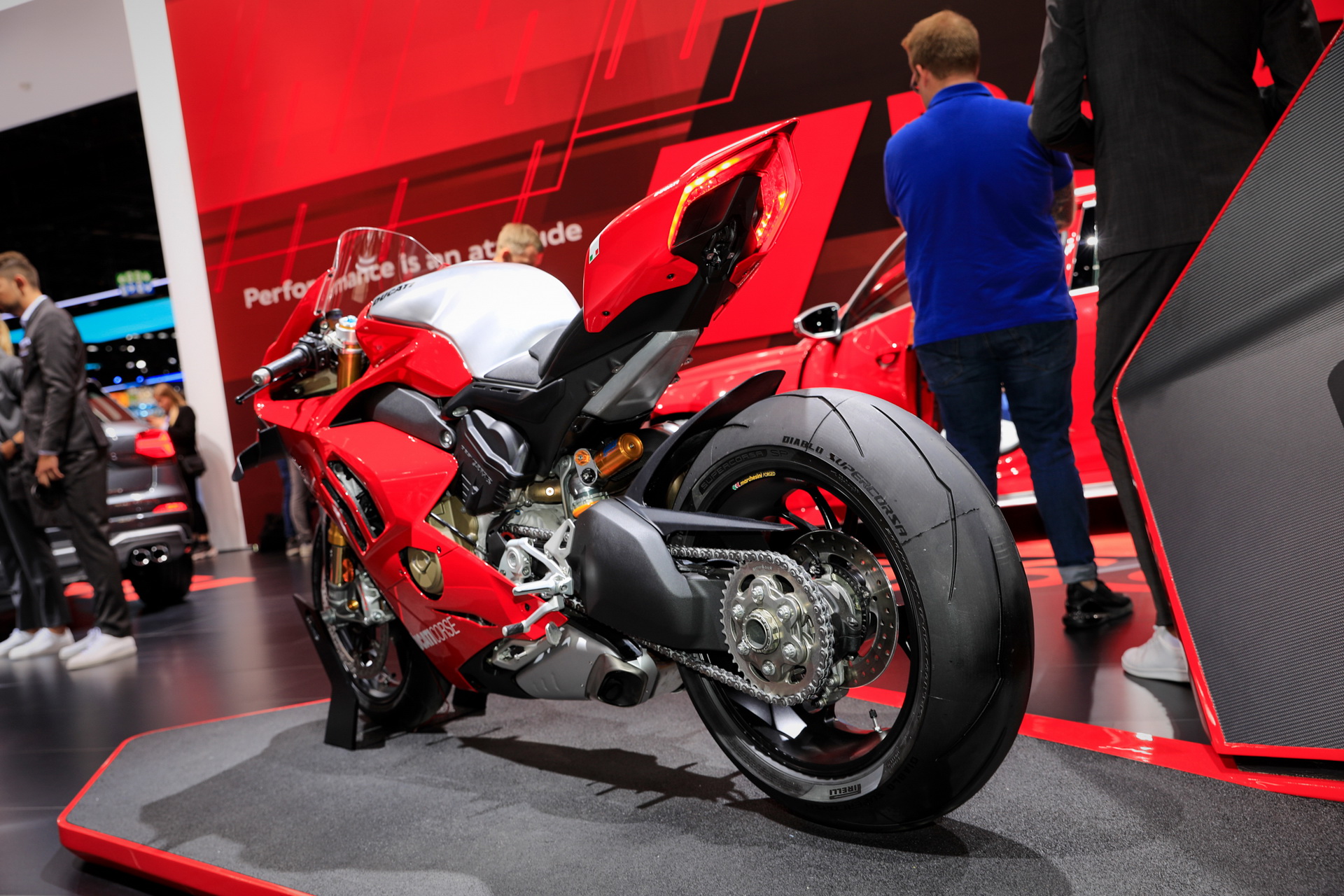 Glossy Red 2020 Audi RS6 Avant Is Frankfurt’s Most Extreme Family Car (And We Love It For That)