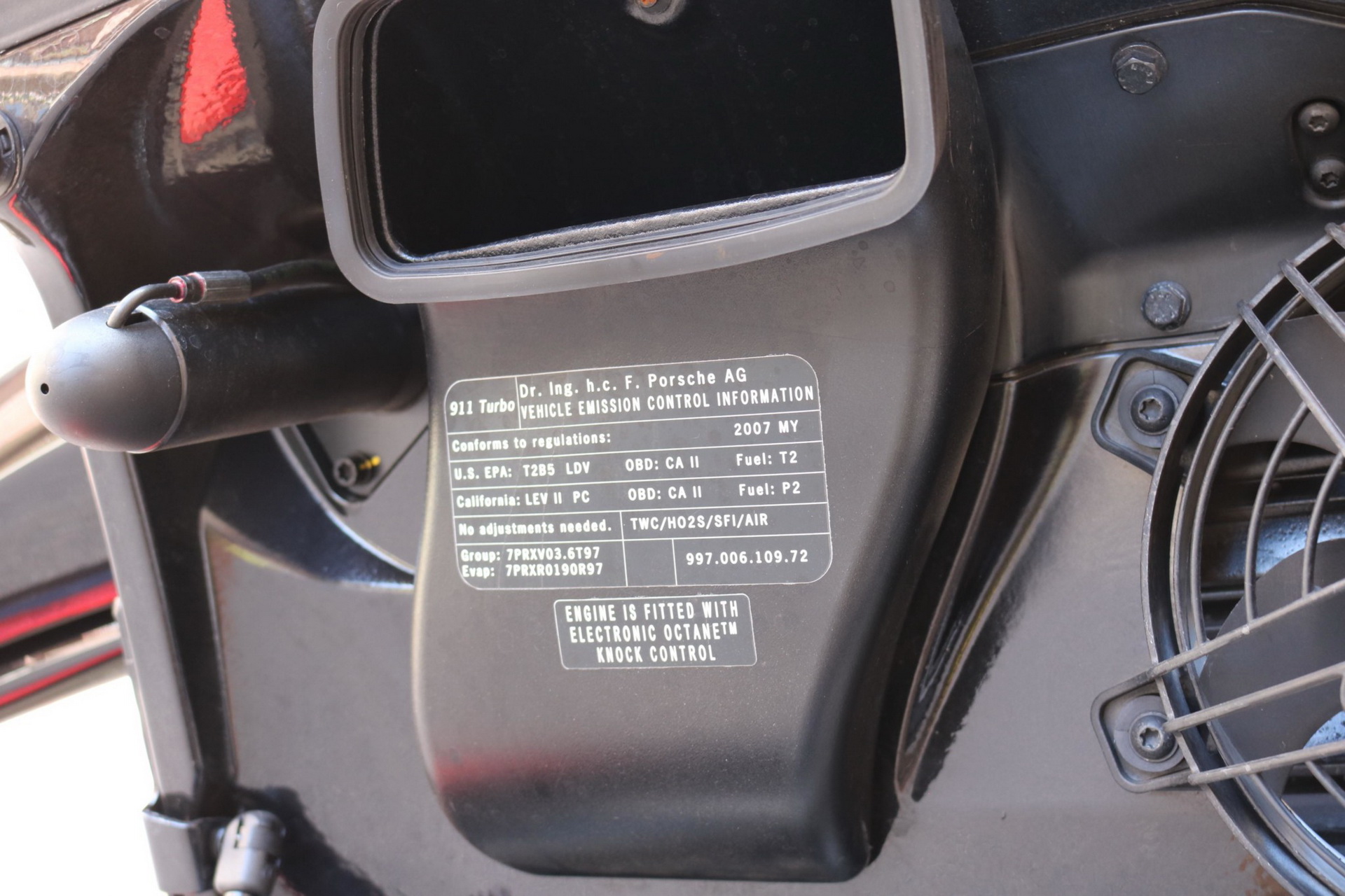 2007 Porsche 911 Turbo Wants To Entice You With Its 6-Speed Manual And Carbon Package