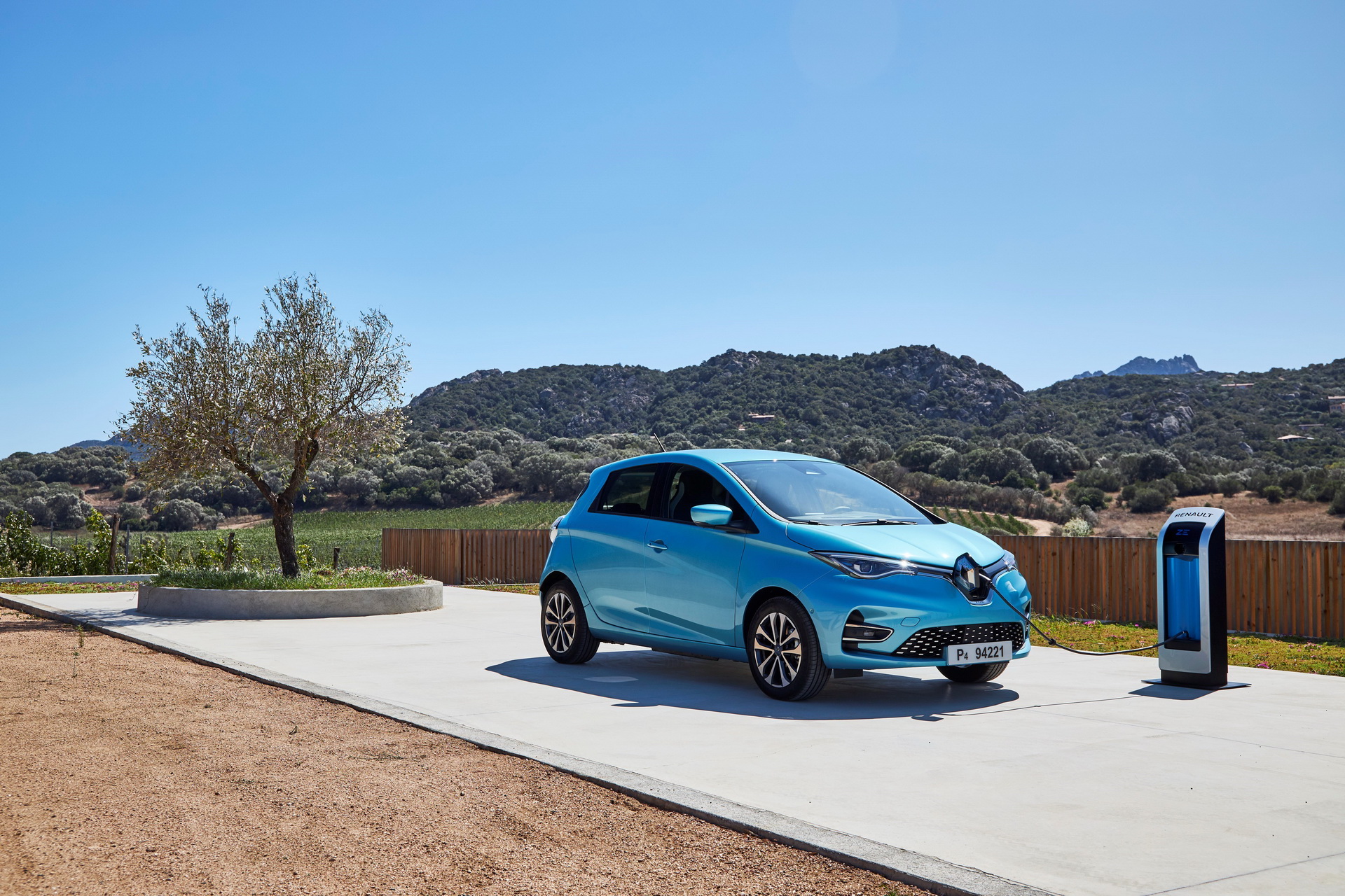 New Renault Zoe EV Launched In Europe With Up To 242 Miles Of Range