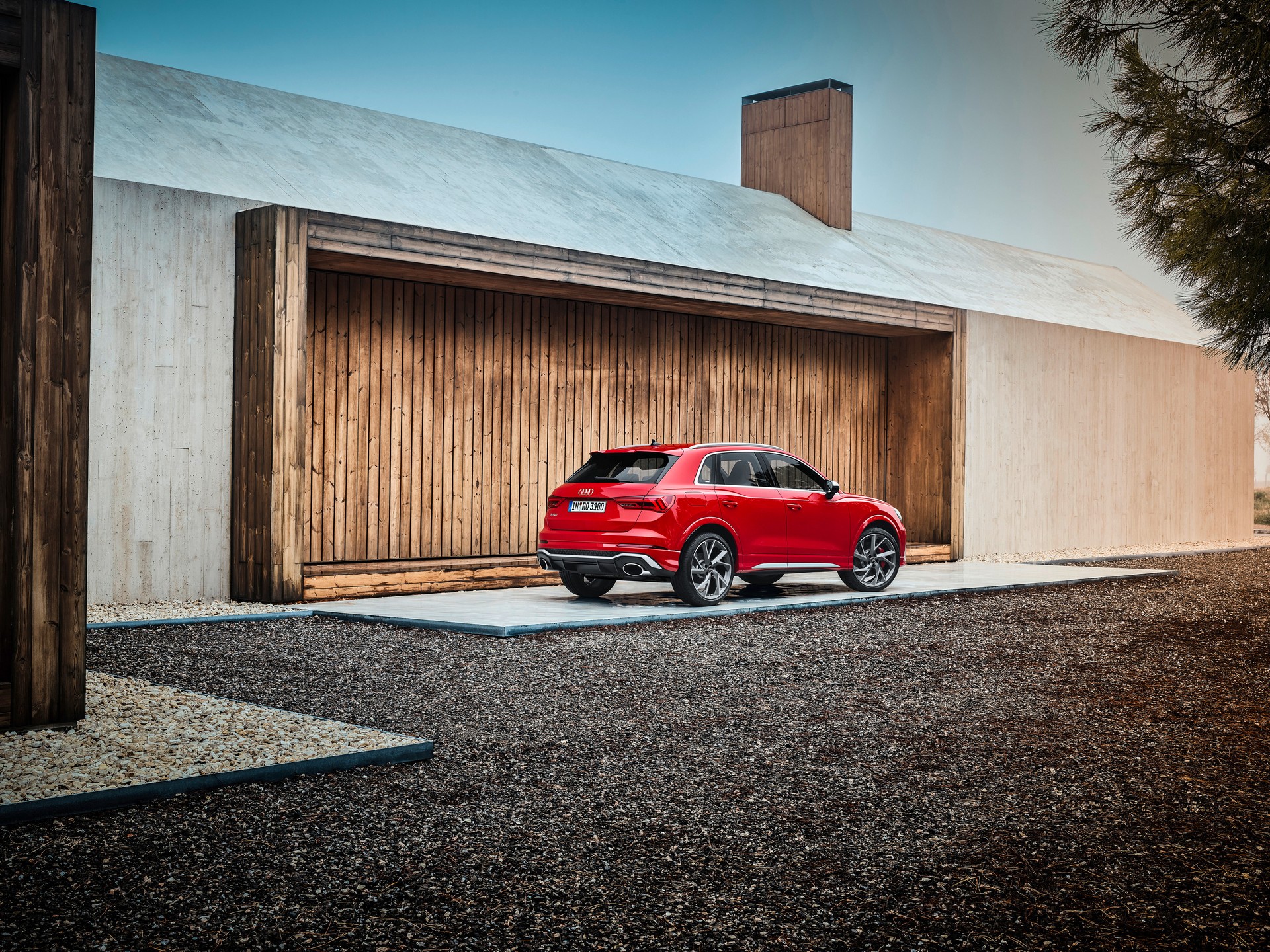 Audi RS Q3 And RS Q3 Sportback Debut With 395 HP