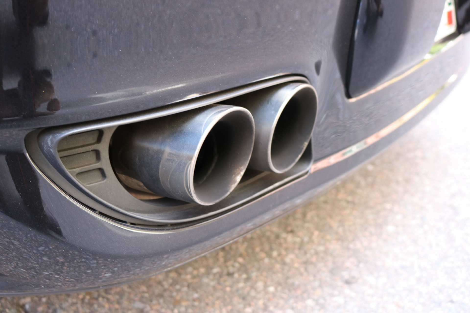 2007 Porsche 911 Turbo Wants To Entice You With Its 6-Speed Manual And Carbon Package