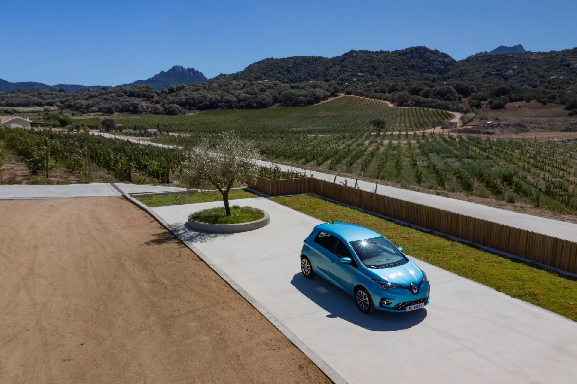 New Renault Zoe EV Launched In Europe With Up To 242 Miles Of Range