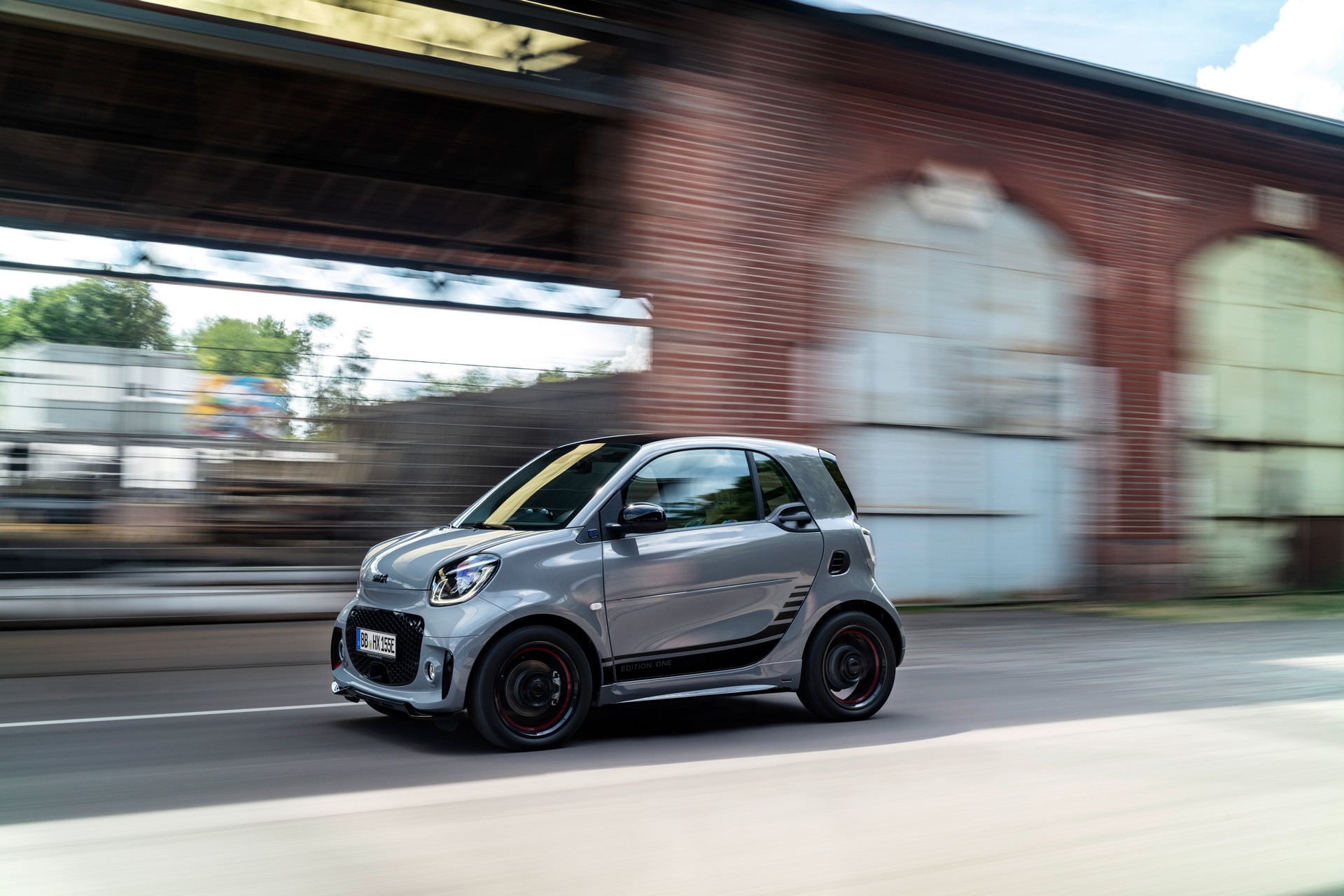 2020 Smart EQ ForTwo And ForFour Revealed With New Looks, Same Dismal Powertrain