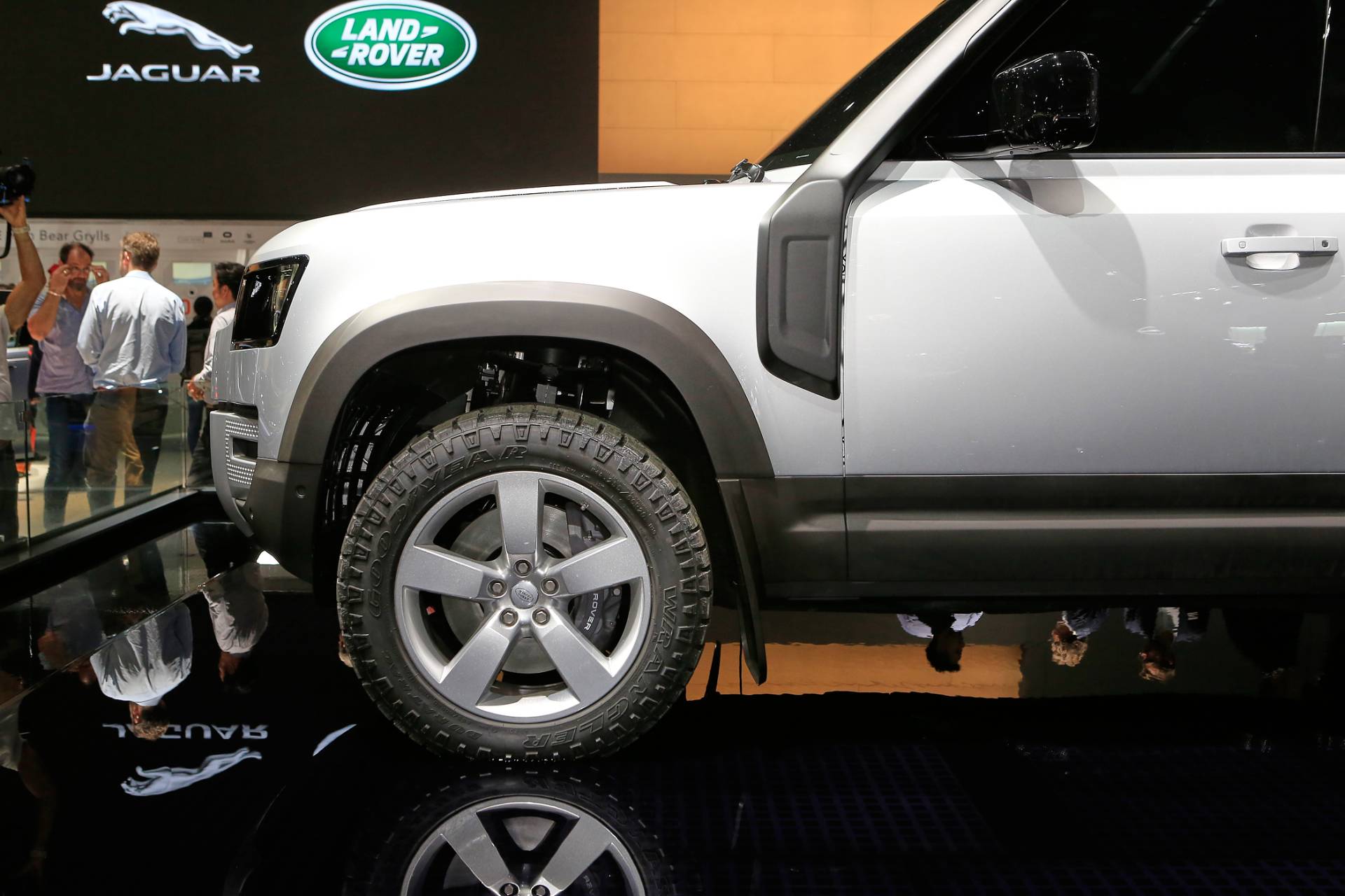 2020 Land Rover Defender Yours From $50,925 In The U.S., £45,240 In Britain