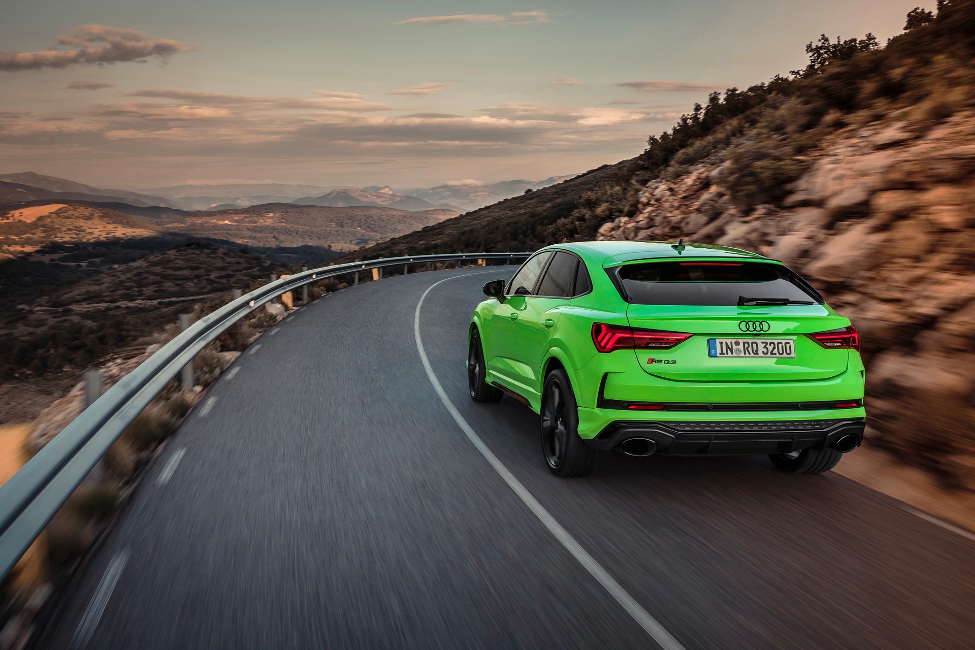Audi RS Q3 And RS Q3 Sportback Debut With 395 HP