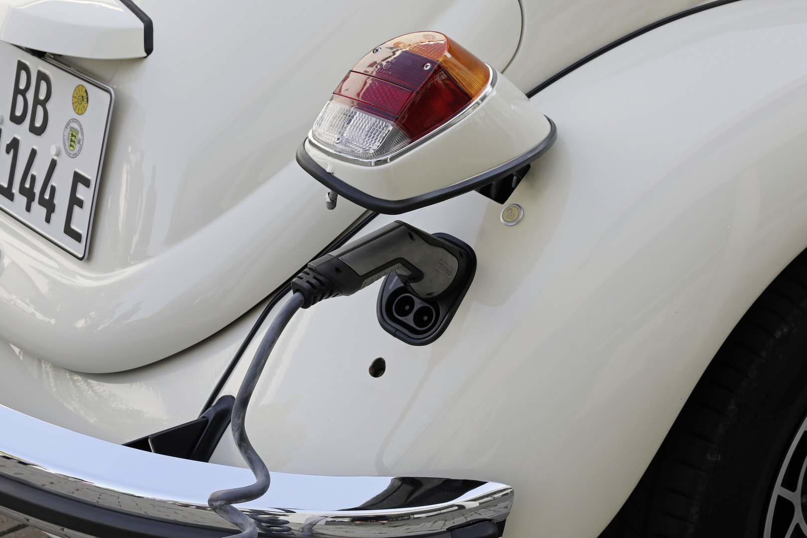 Volkswagen Creates Classic Beetle With e-Up!-Sourced Electric Powertrain