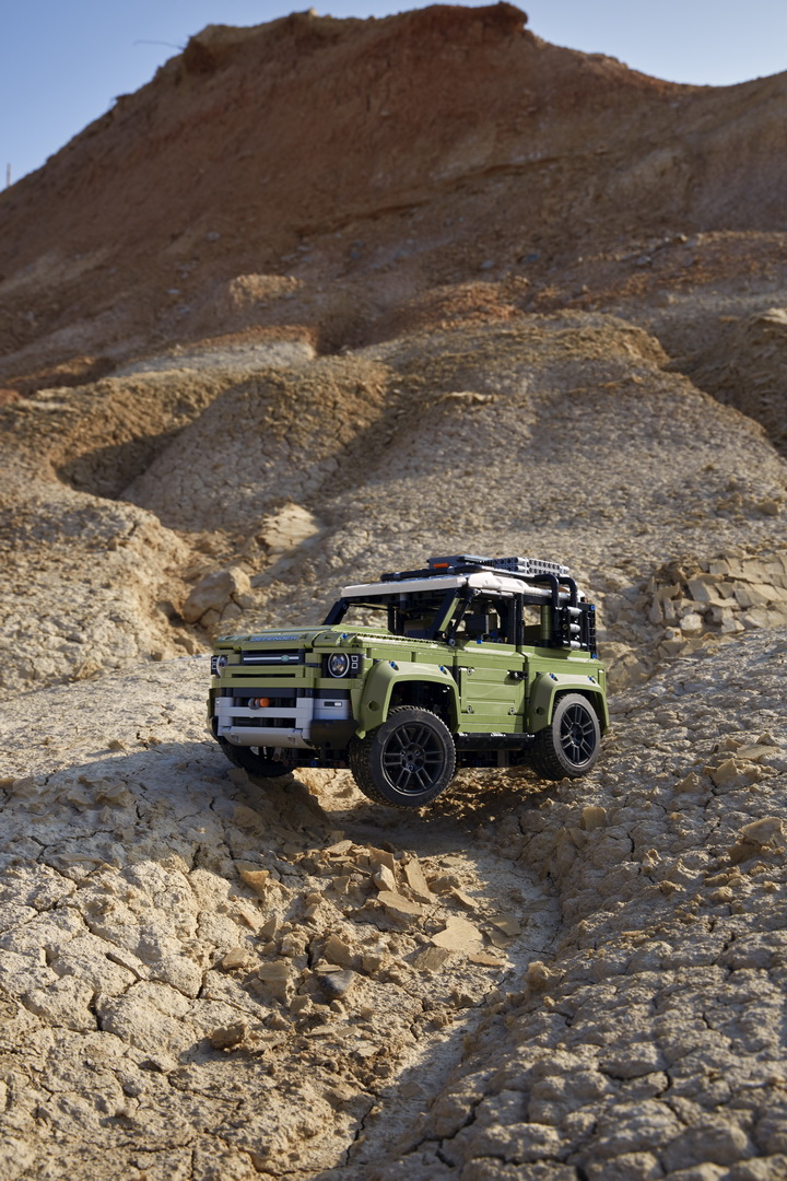 2020 Land Rover Defender Gets Its Own, Extremely Detailed LEGO Technic Set