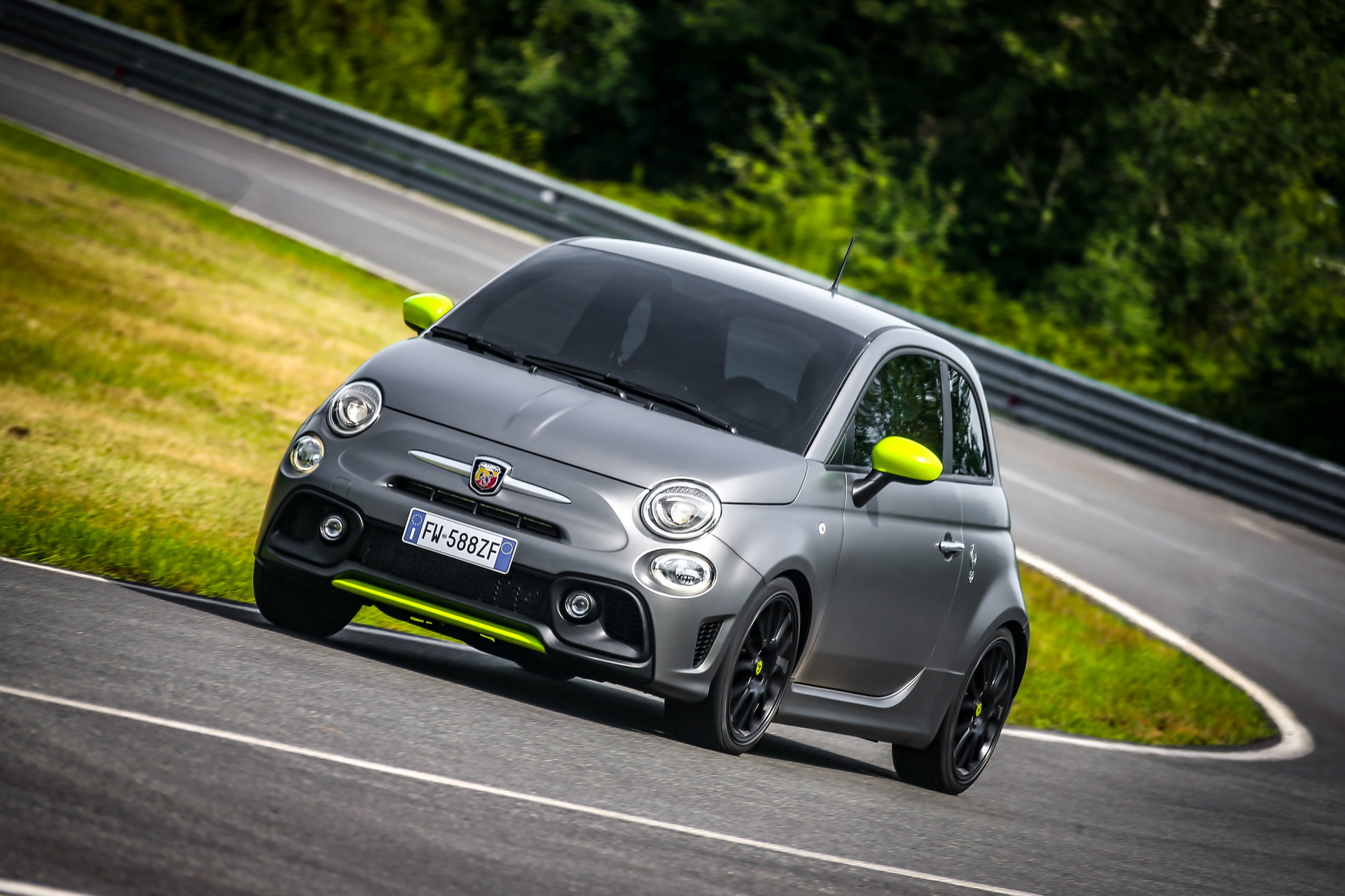 New Abarth 595 Pista Packs 165 PS In A More Focused Chassis