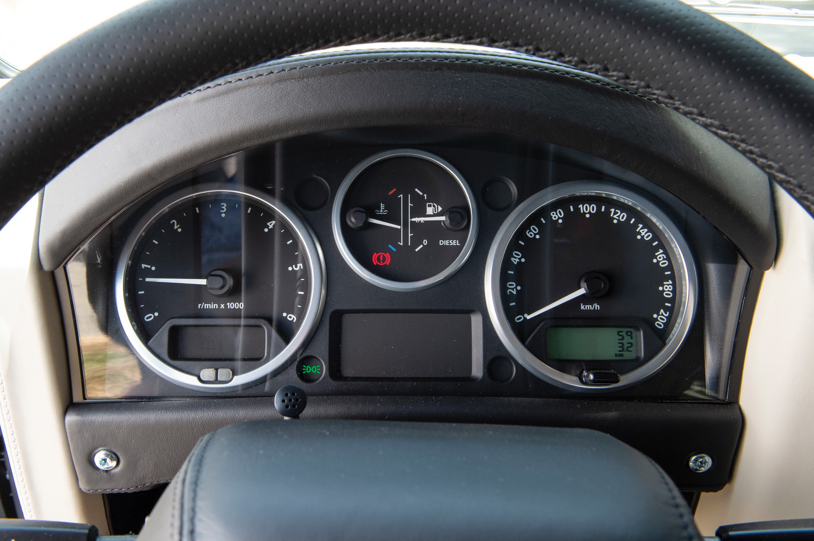 This Brand New 2016 Defender 90 Autobiography Or The Truly New 2020 Defender?