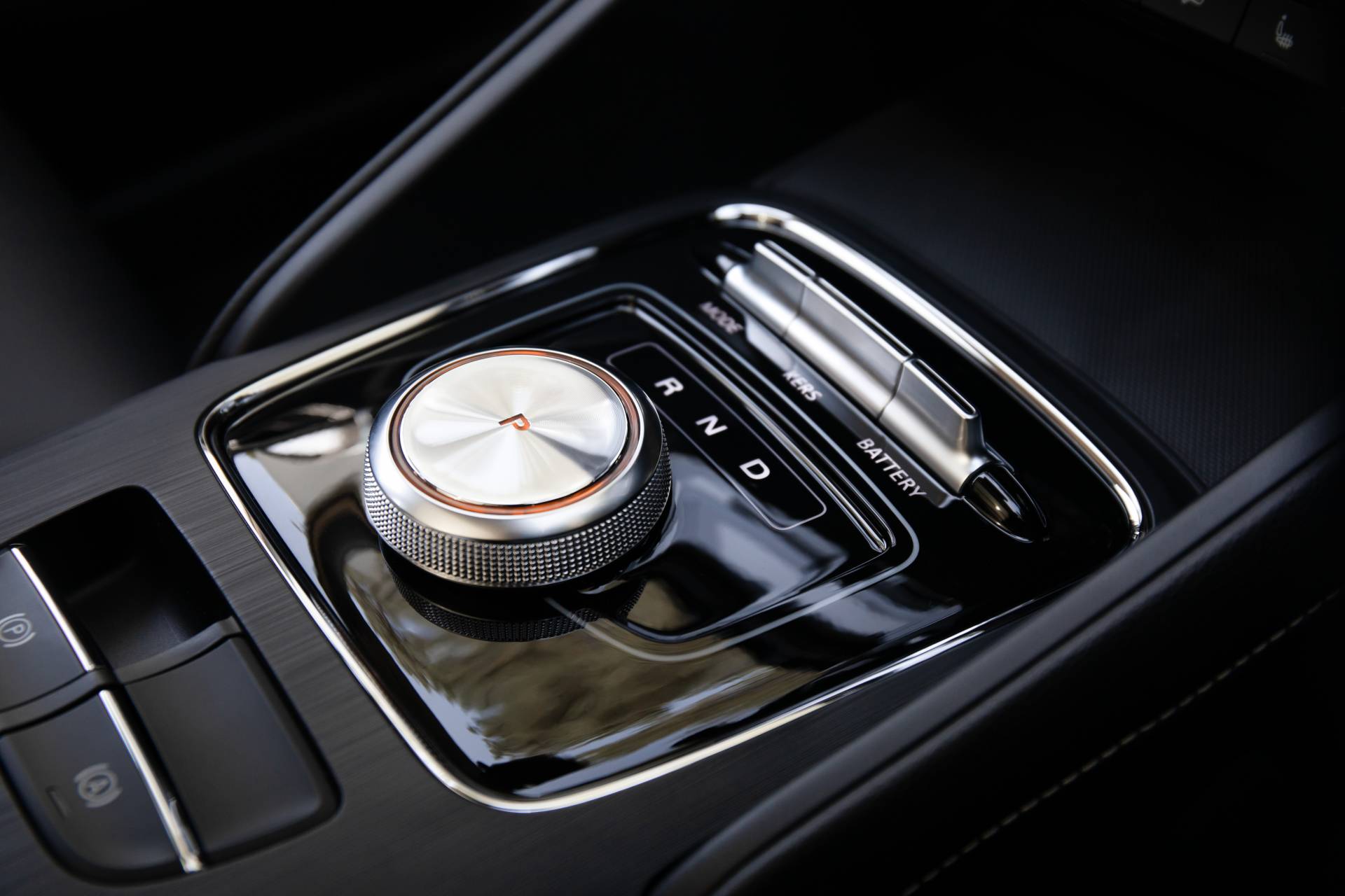 MG Racks Up 2,000 Orders For ZS EV, Extends Discounts To Next 1,000 Buyers