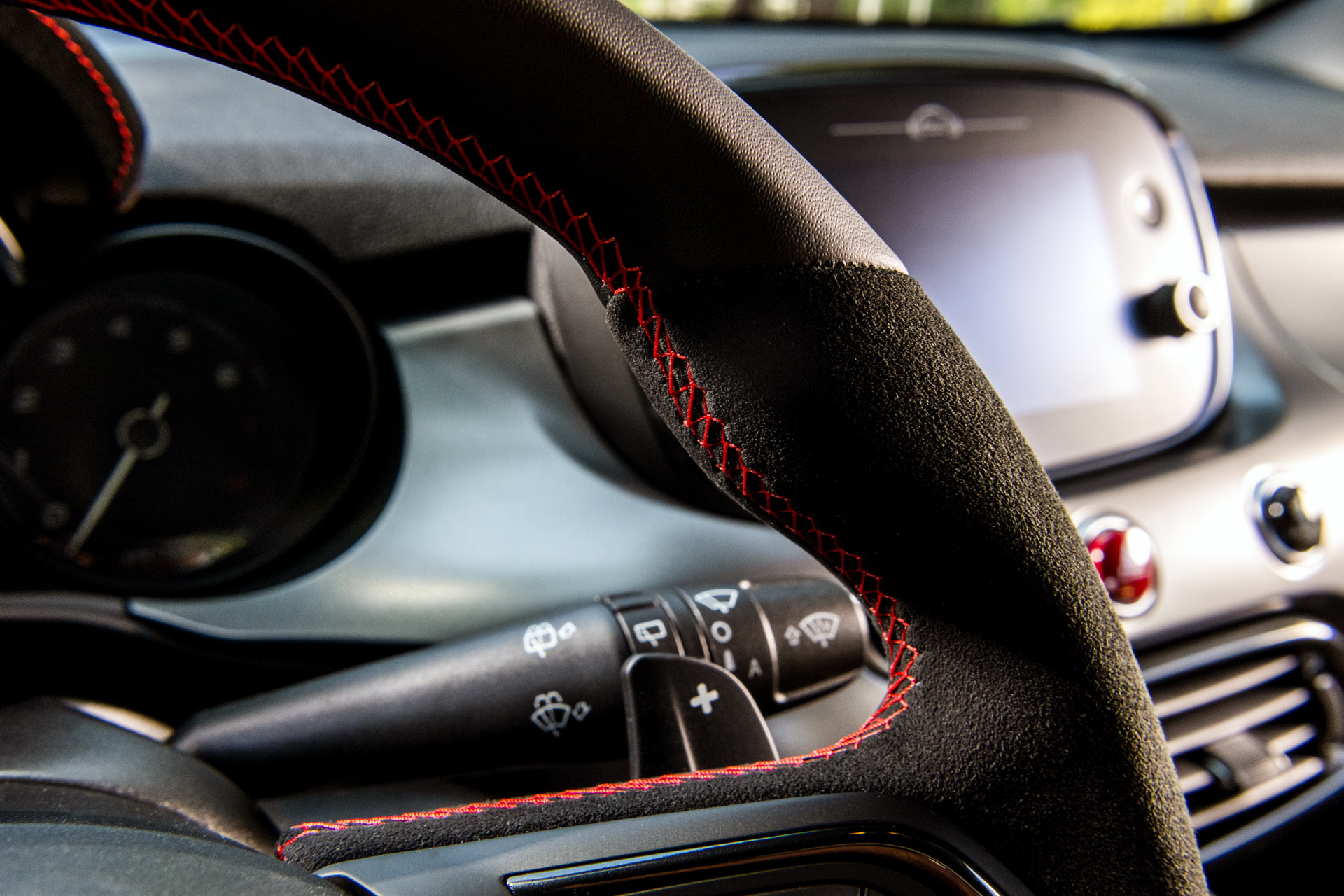 New, Range-Topping Fiat 500X Sport Offers Better Handling And Sharper Looks