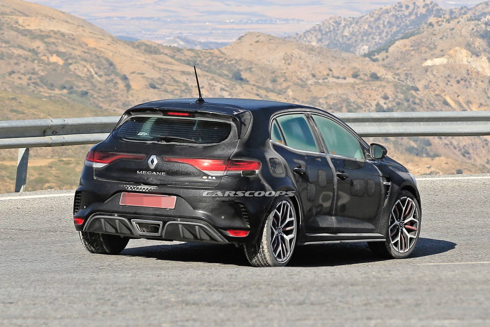 Renault Megane RS Already Getting Facelifted, Adopts Revised Lights