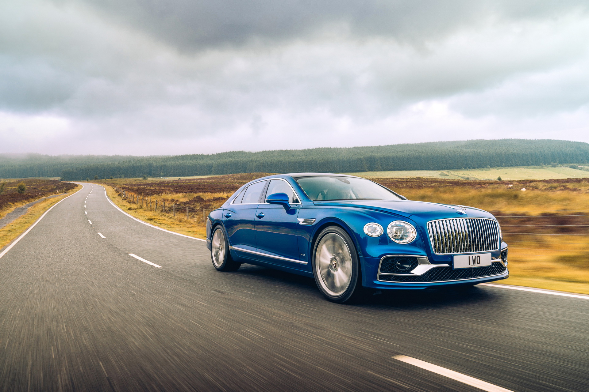 Bentley Brings Back ‘Flying B’ Bonnet Ornament In New Flying Spur