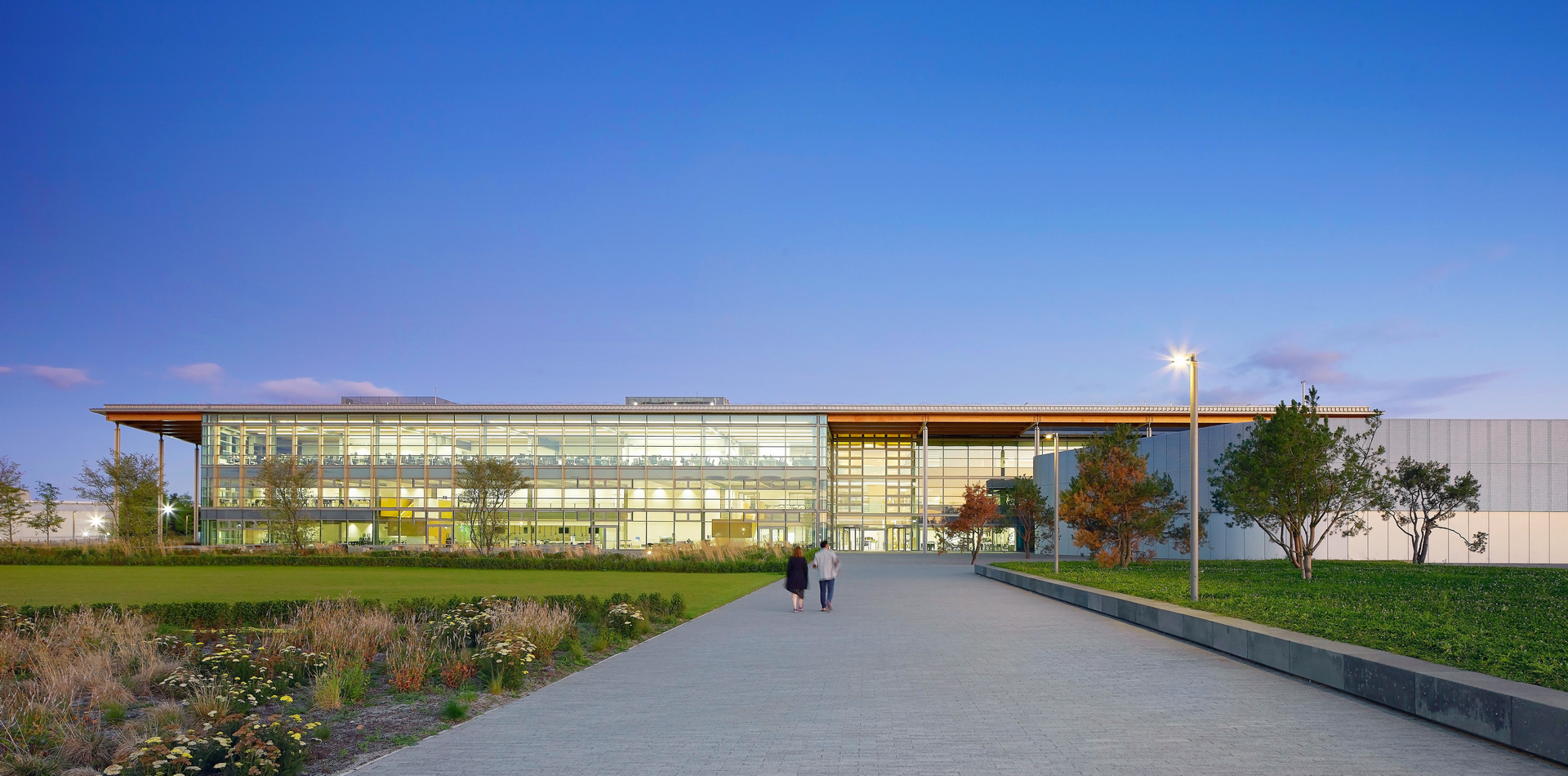 Jaguar Land Rover Unveils Expanded $600 Million Gaydon Site