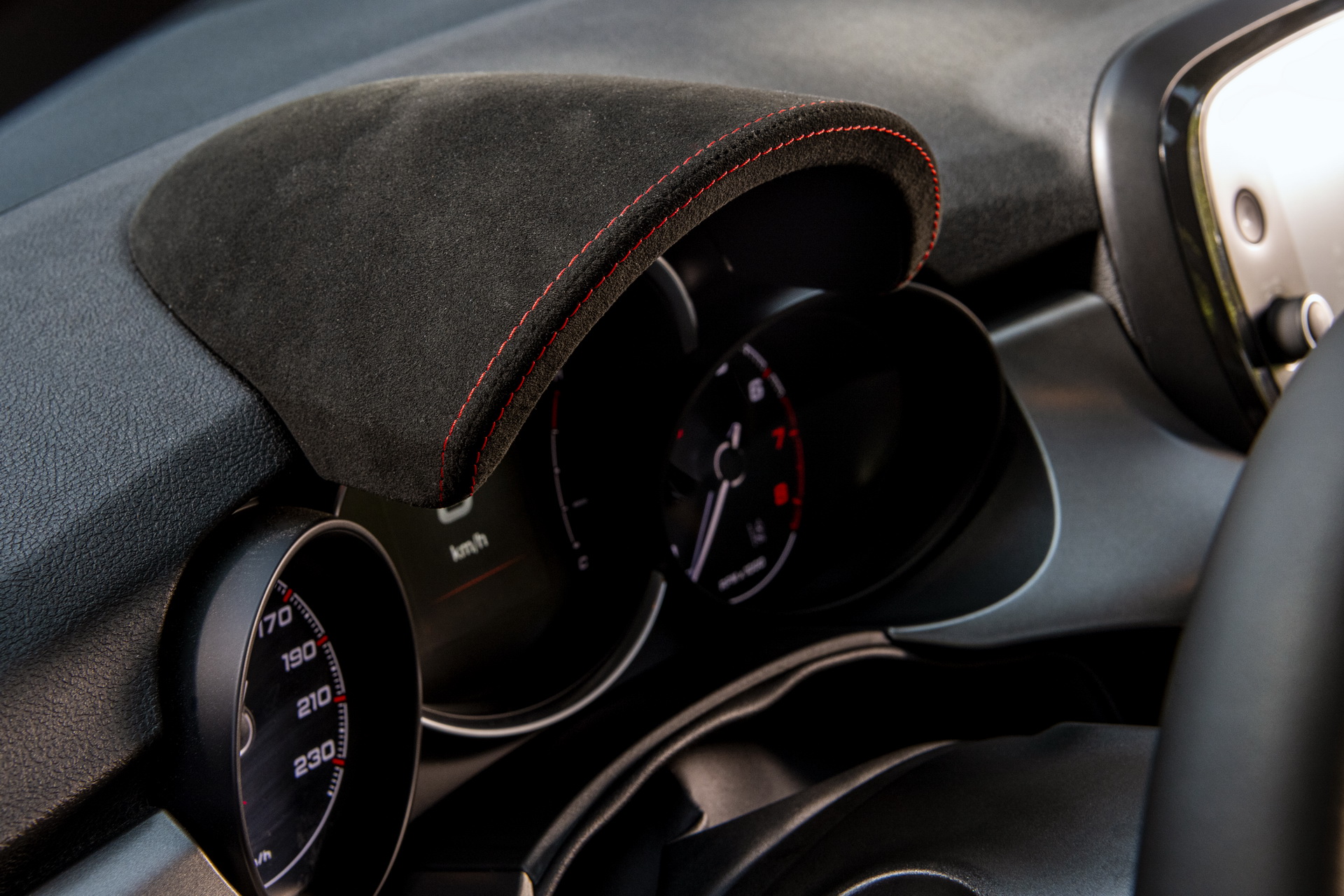 New, Range-Topping Fiat 500X Sport Offers Better Handling And Sharper Looks