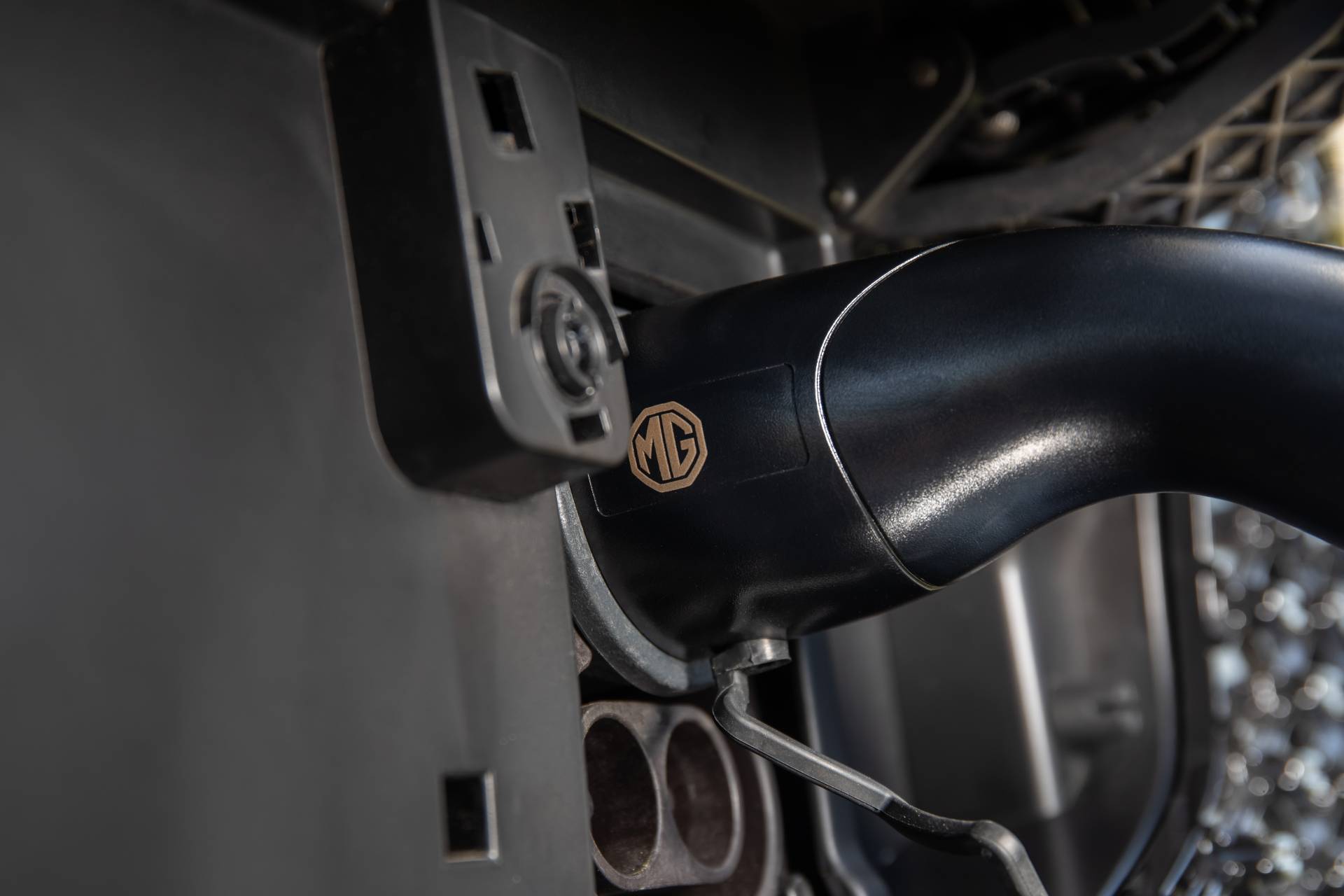 MG Racks Up 2,000 Orders For ZS EV, Extends Discounts To Next 1,000 Buyers