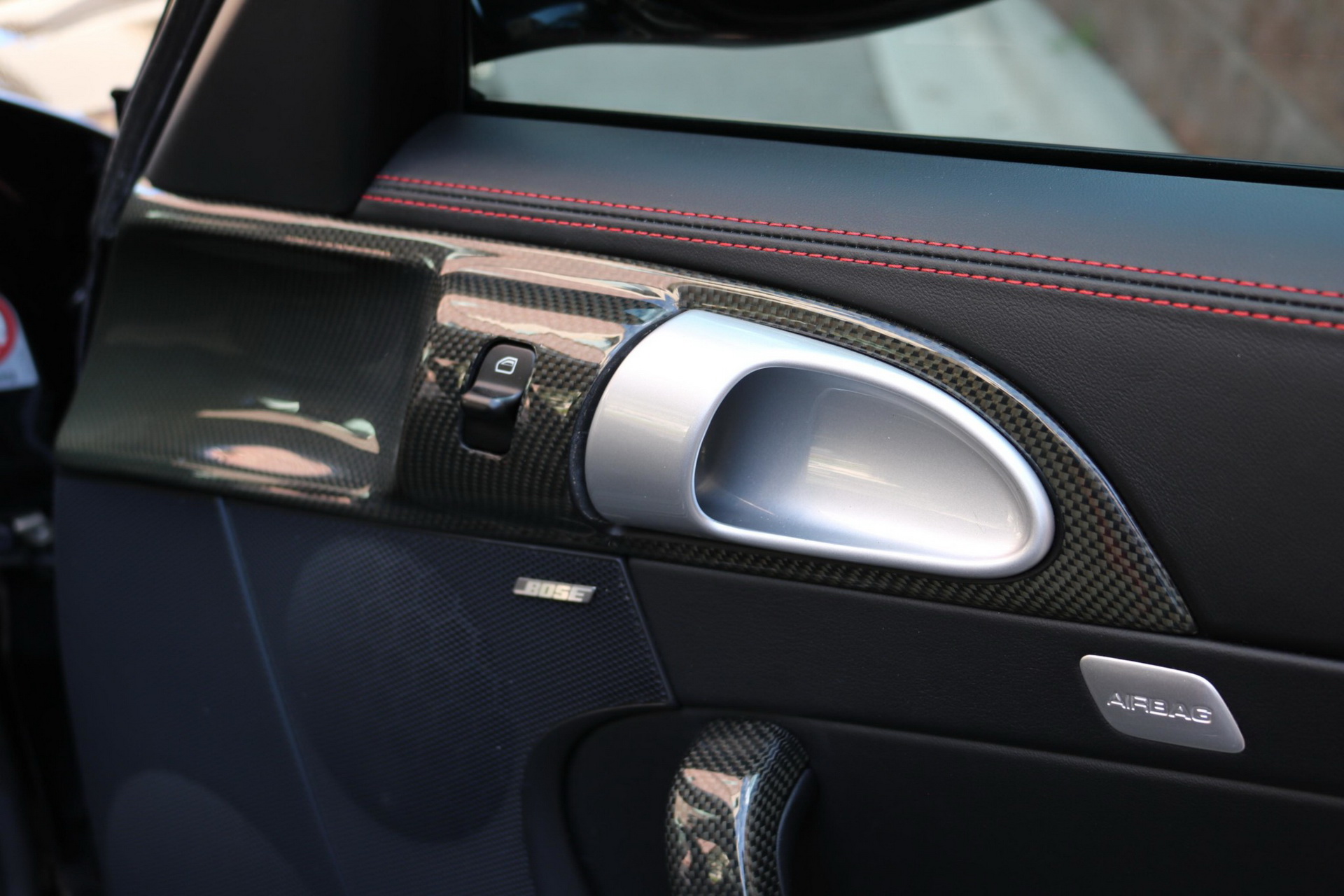 2007 Porsche 911 Turbo Wants To Entice You With Its 6-Speed Manual And Carbon Package