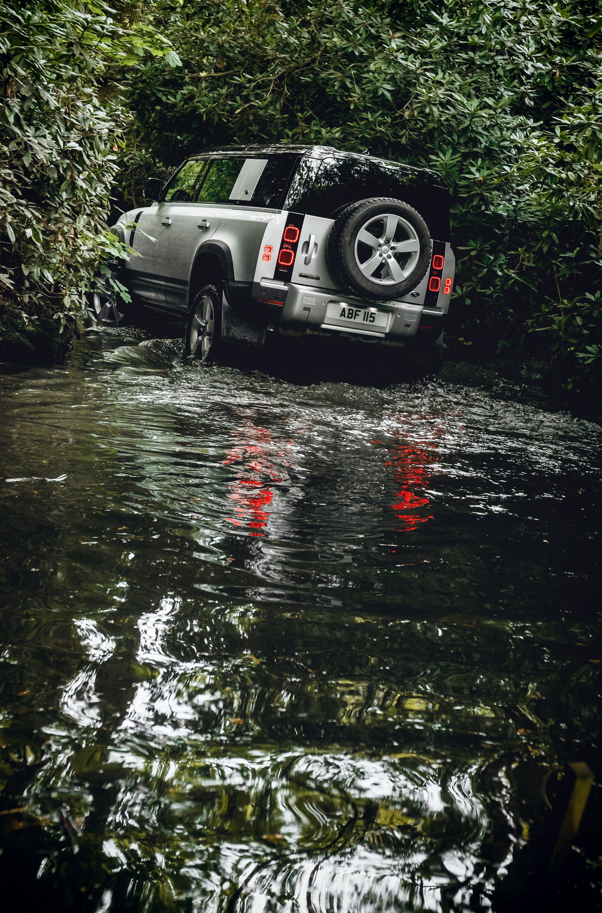 2020 Land Rover Defender Reborn As A Modern 4×4 With Advanced Tech