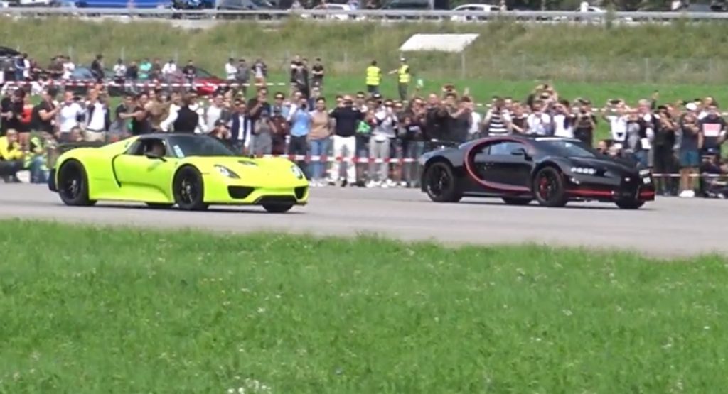 Watch A Pair Of Porsche 918 Spyders Give Much More Powerful Rivals A Good Lesson