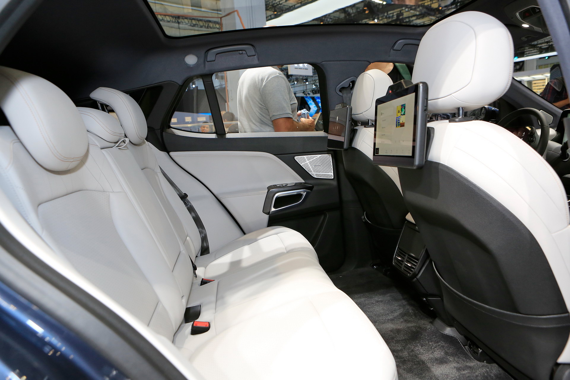 Production Byton M-Byte EV Retains Ginormous 48-Inch Digital Dash, Starts At €45,000