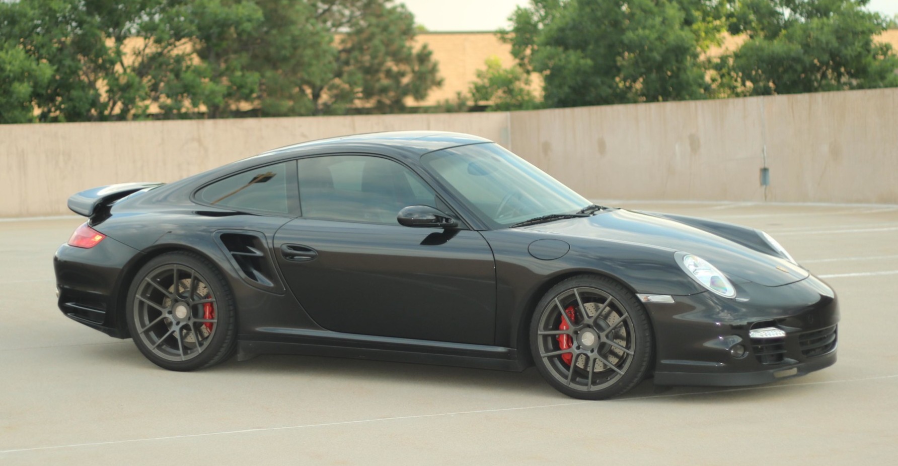2007 Porsche 911 Turbo Wants To Entice You With Its 6-Speed Manual And Carbon Package