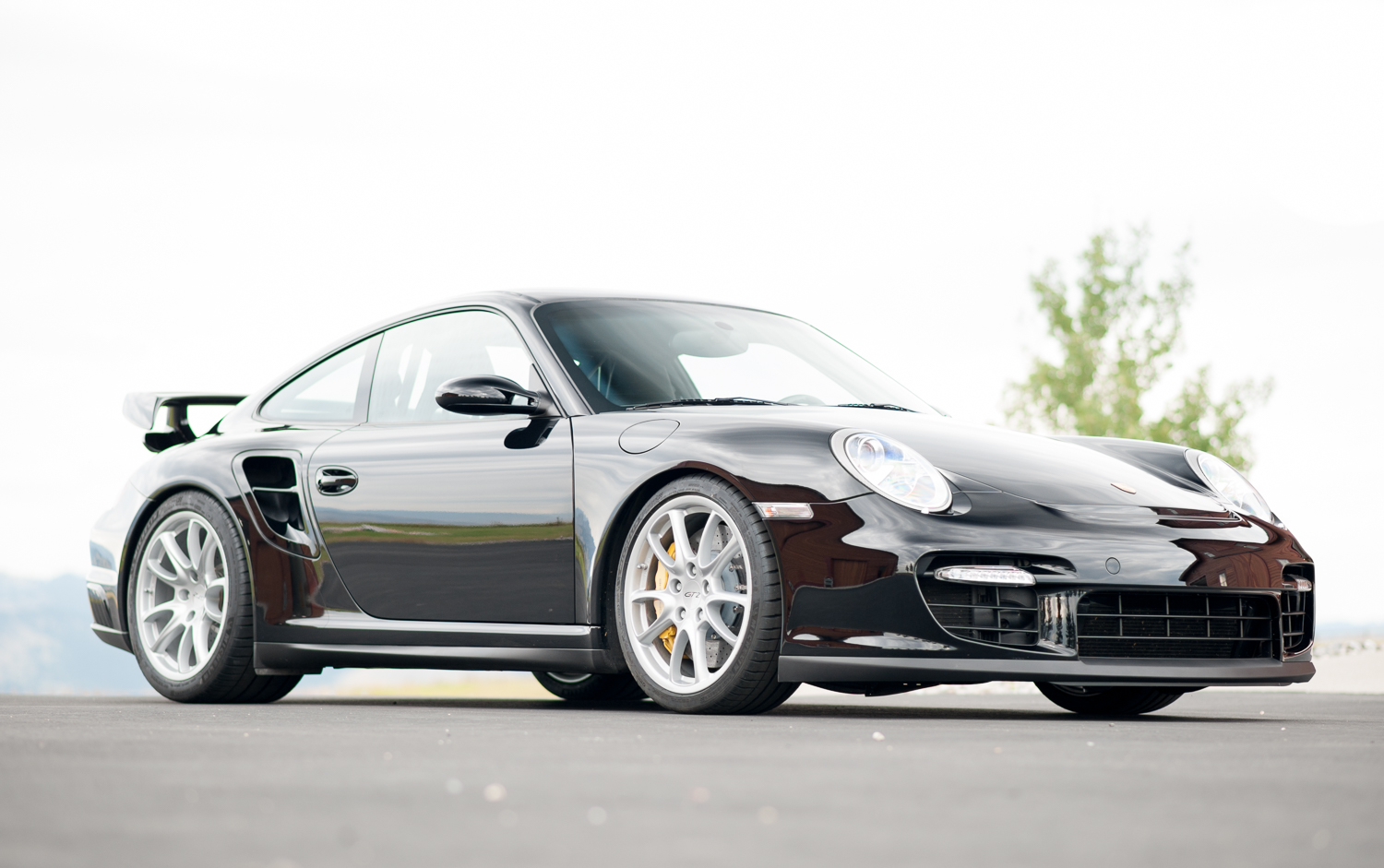 So, You Think You Can Handle Porsche’s 997 GT2 “Widowmaker”?
