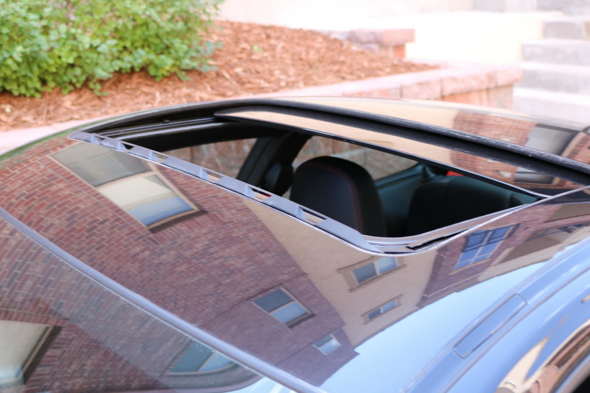 2007 Porsche 911 Turbo Wants To Entice You With Its 6-Speed Manual And Carbon Package