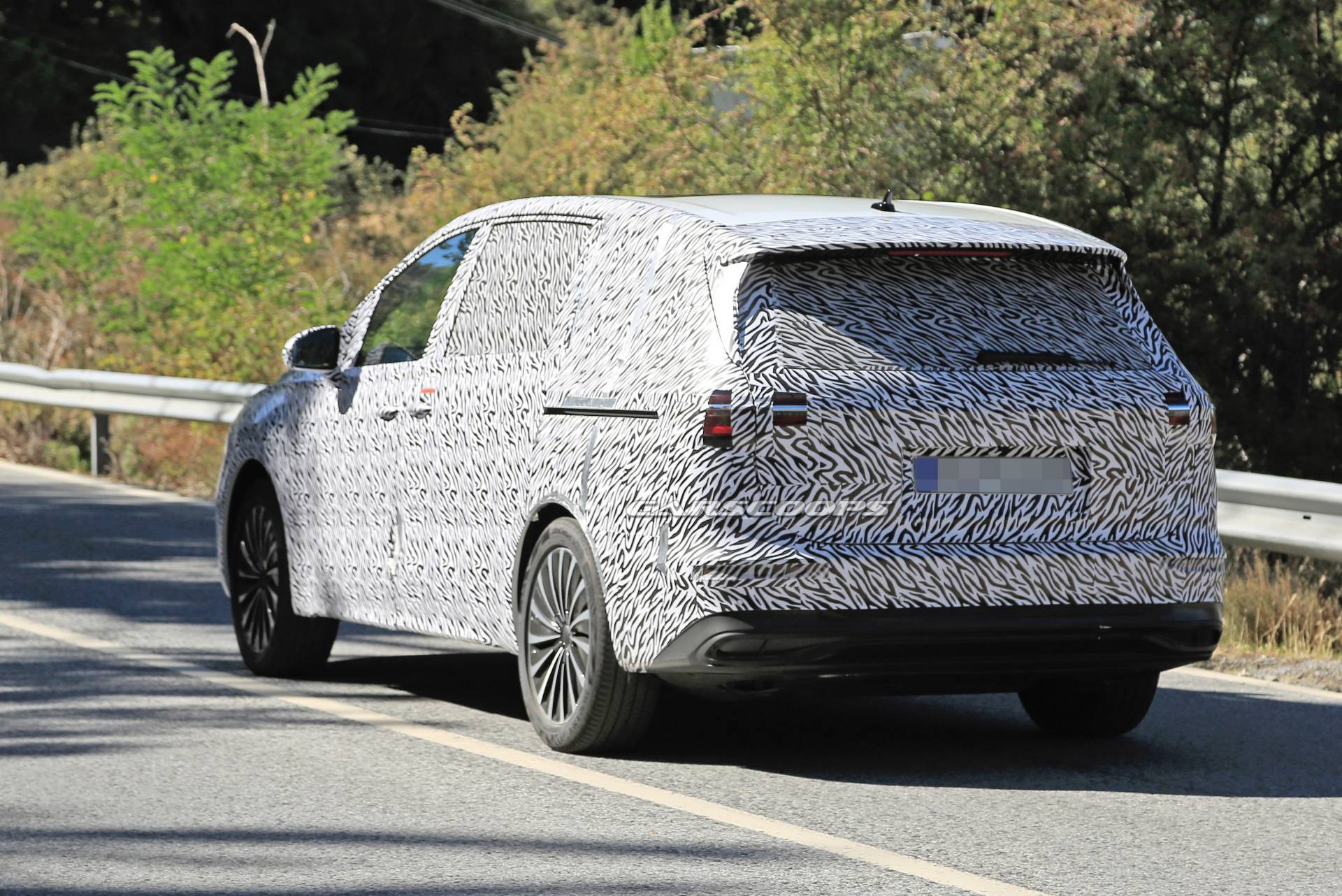 VW’s Massive 2020 Viloran Minivan For China Spotted Testing In Europe