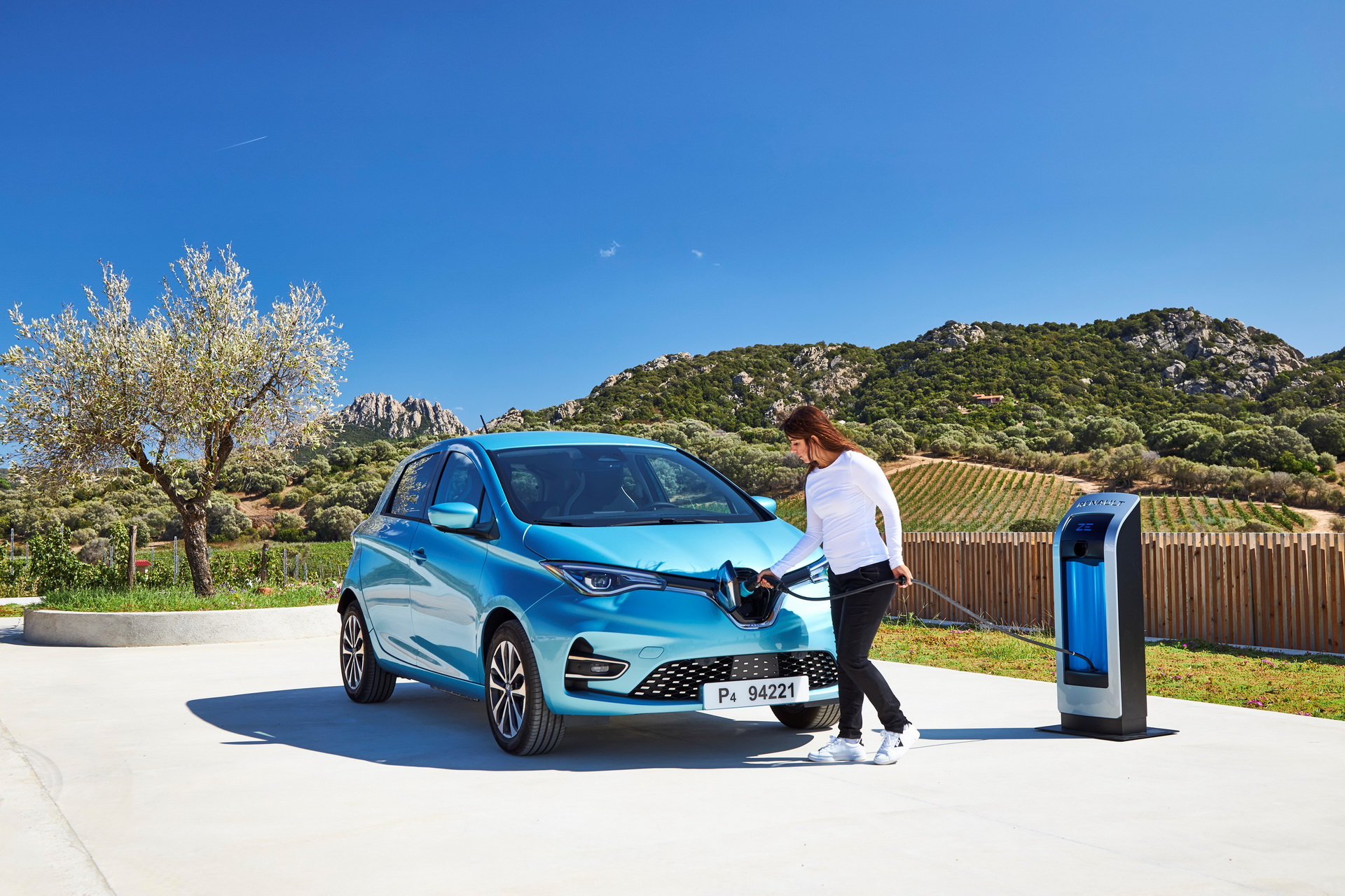 New Renault Zoe EV Launched In Europe With Up To 242 Miles Of Range