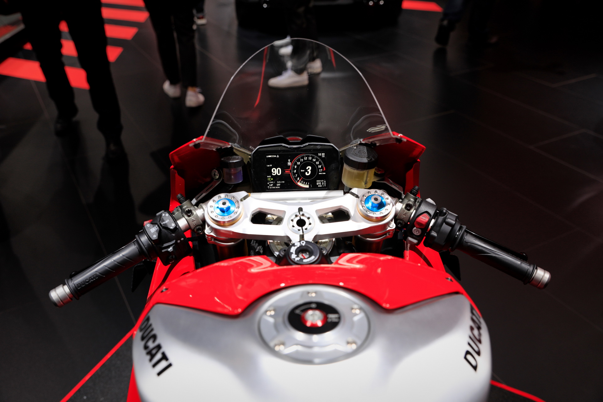 Glossy Red 2020 Audi RS6 Avant Is Frankfurt’s Most Extreme Family Car (And We Love It For That)