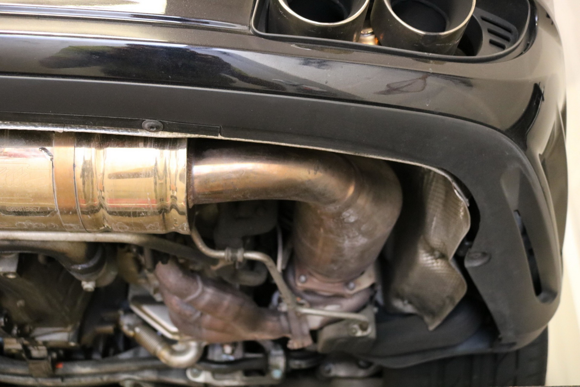 2007 Porsche 911 Turbo Wants To Entice You With Its 6-Speed Manual And Carbon Package