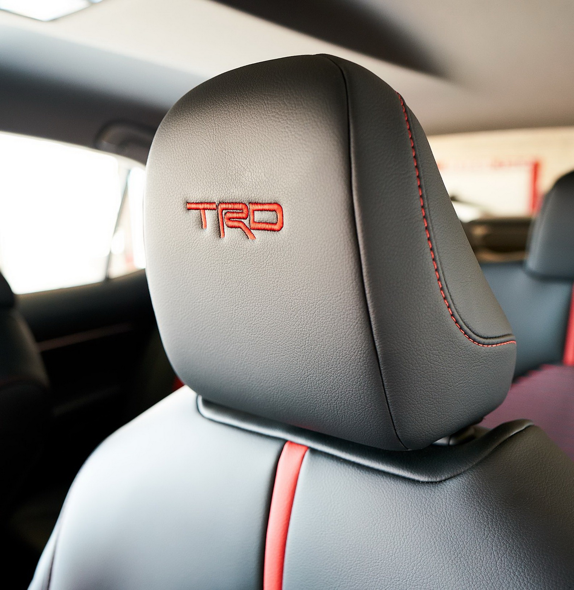 Toyota Details Sporty-Looking Camry And Avalon TRD