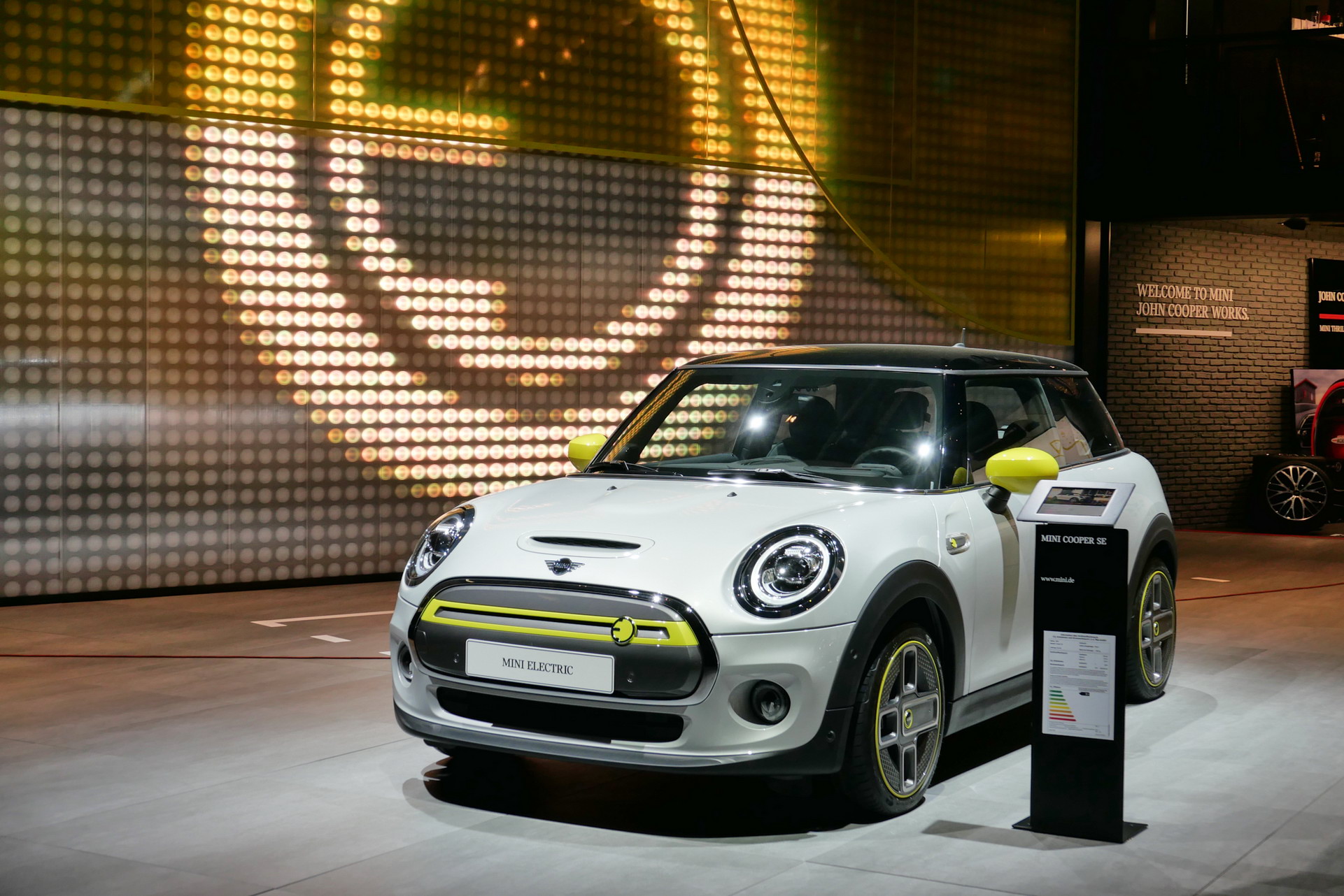 2020 Mini Cooper SE EV Drove From Munich To Frankfurt For Its World Debut