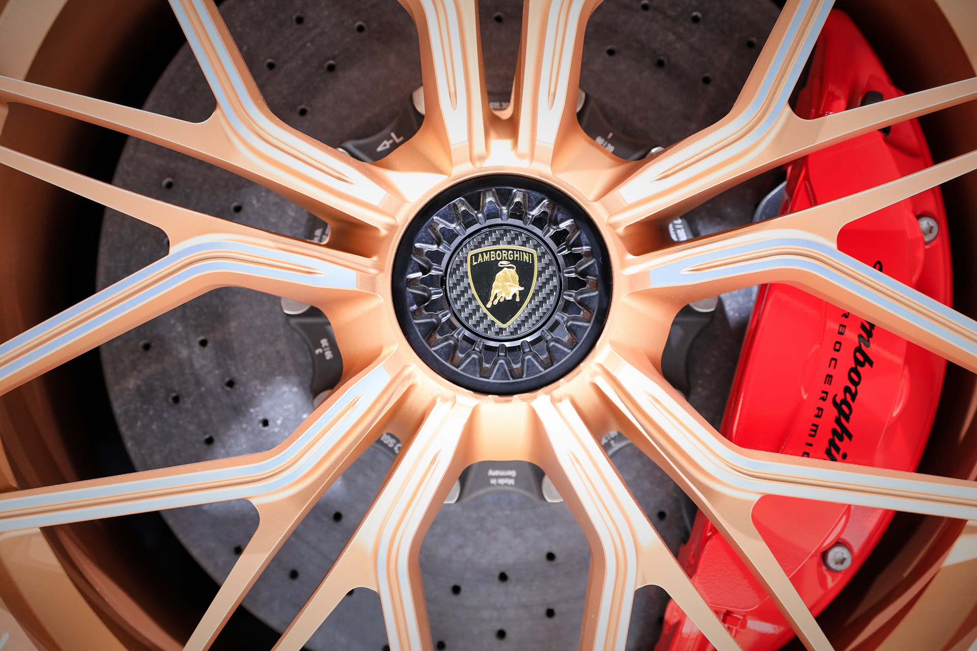 Lamborghini Sián Looks To The Future With Electric Motor And Supercapacitor