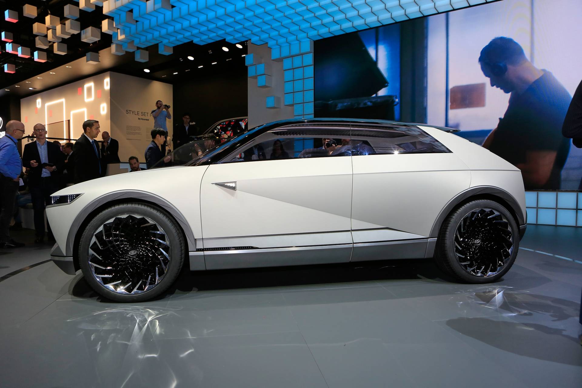 Hyundai 45 EV Concept Finds Inspiration In The Past For The Design Of Upcoming EVs