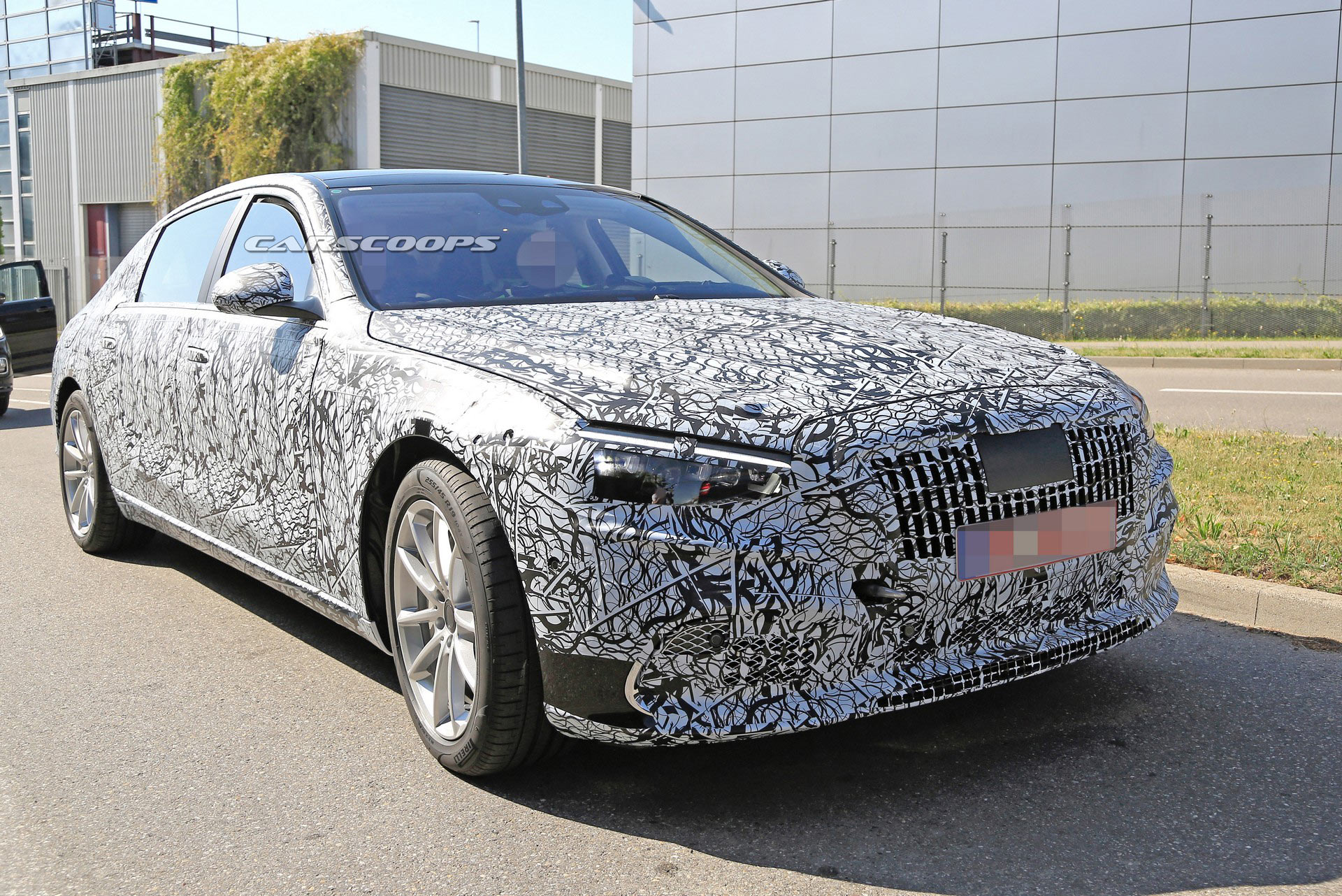 2020 Mercedes-Benz S-Class To Launch With “Eyes-Off” Level 3 Autonomous Tech