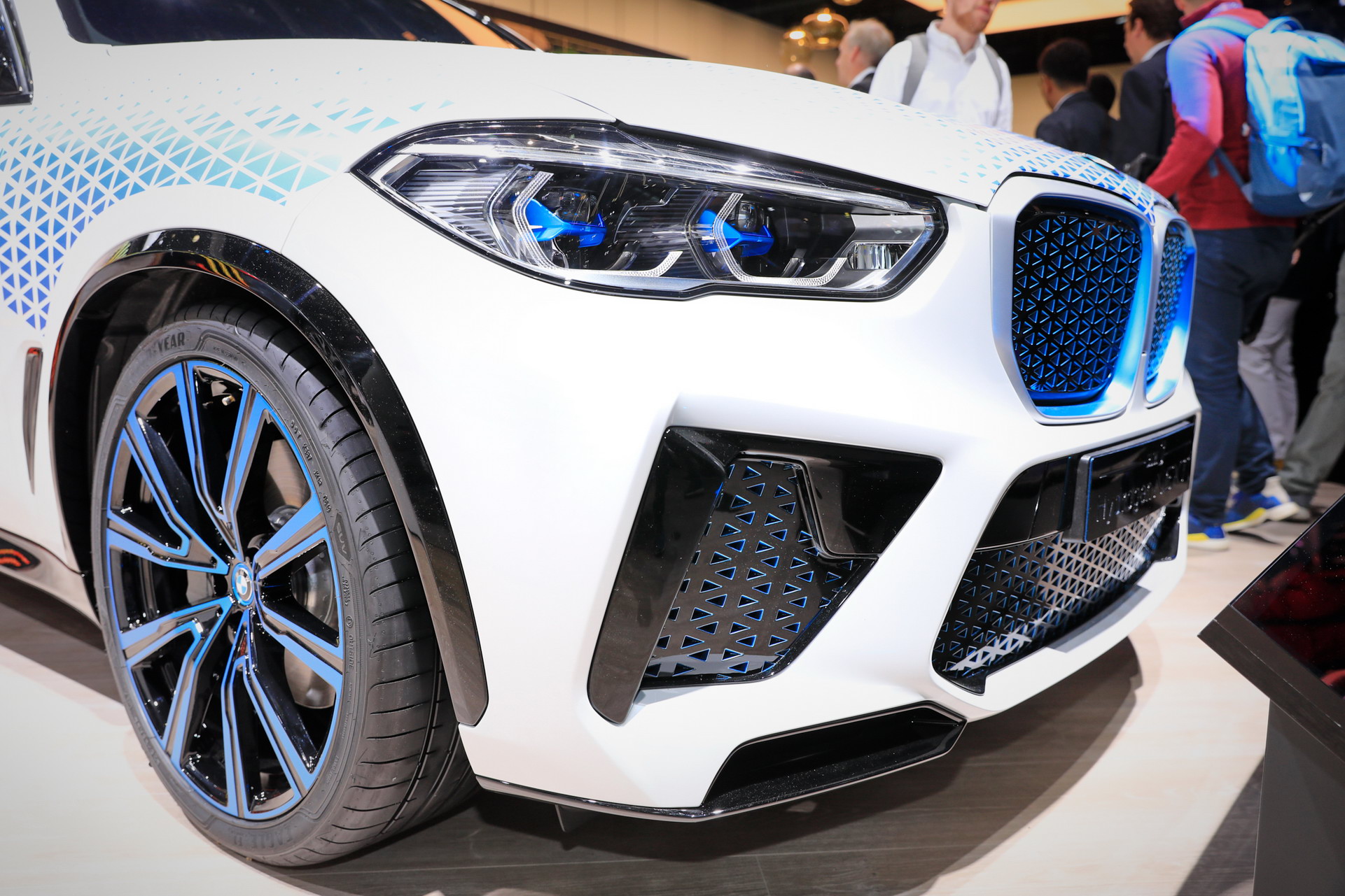 BMW’s Fuel Cell X5 Previewed By i Next Hydrogen Featuring Tech Jointly Developed With Toyota
