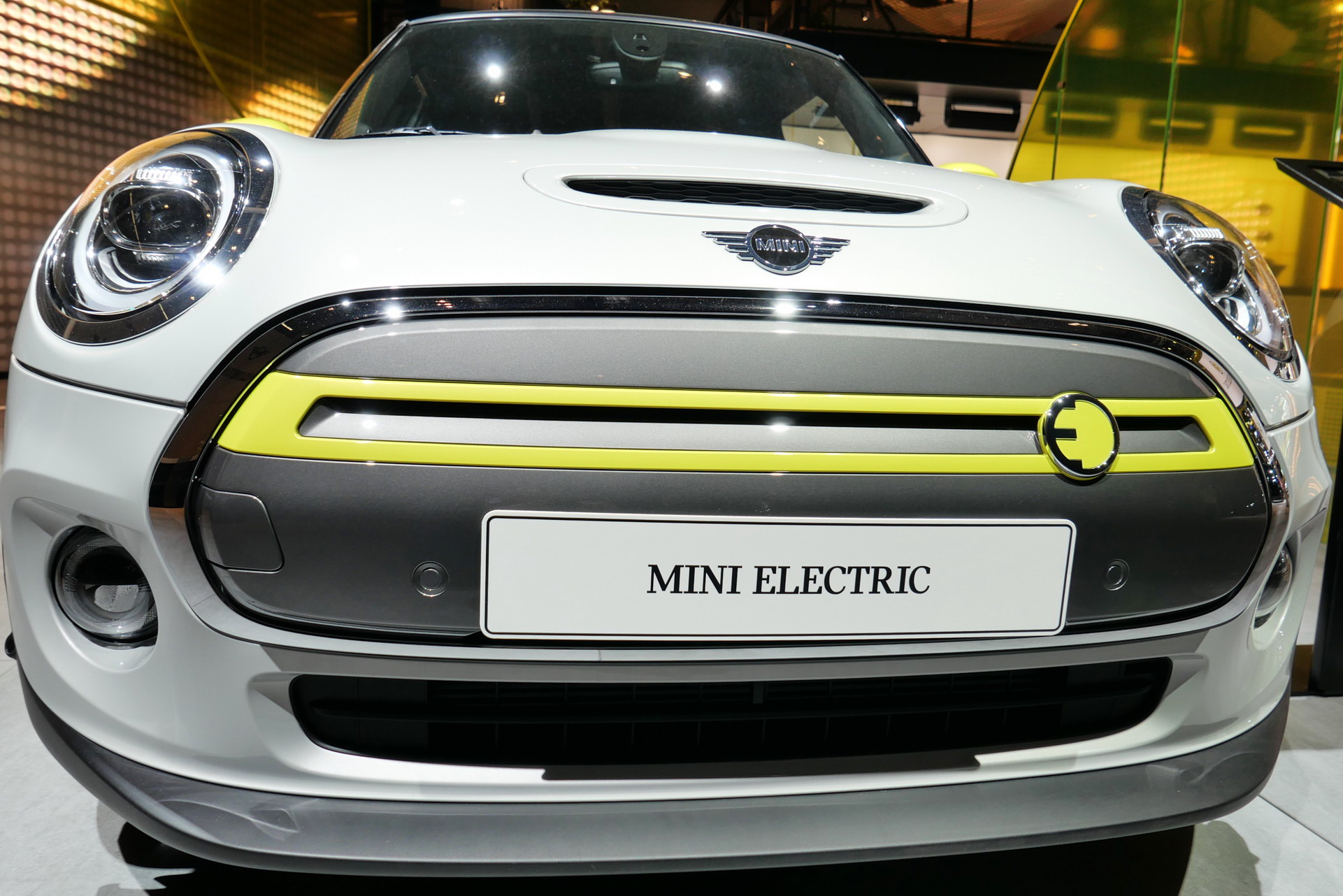 2020 Mini Cooper SE EV Drove From Munich To Frankfurt For Its World Debut