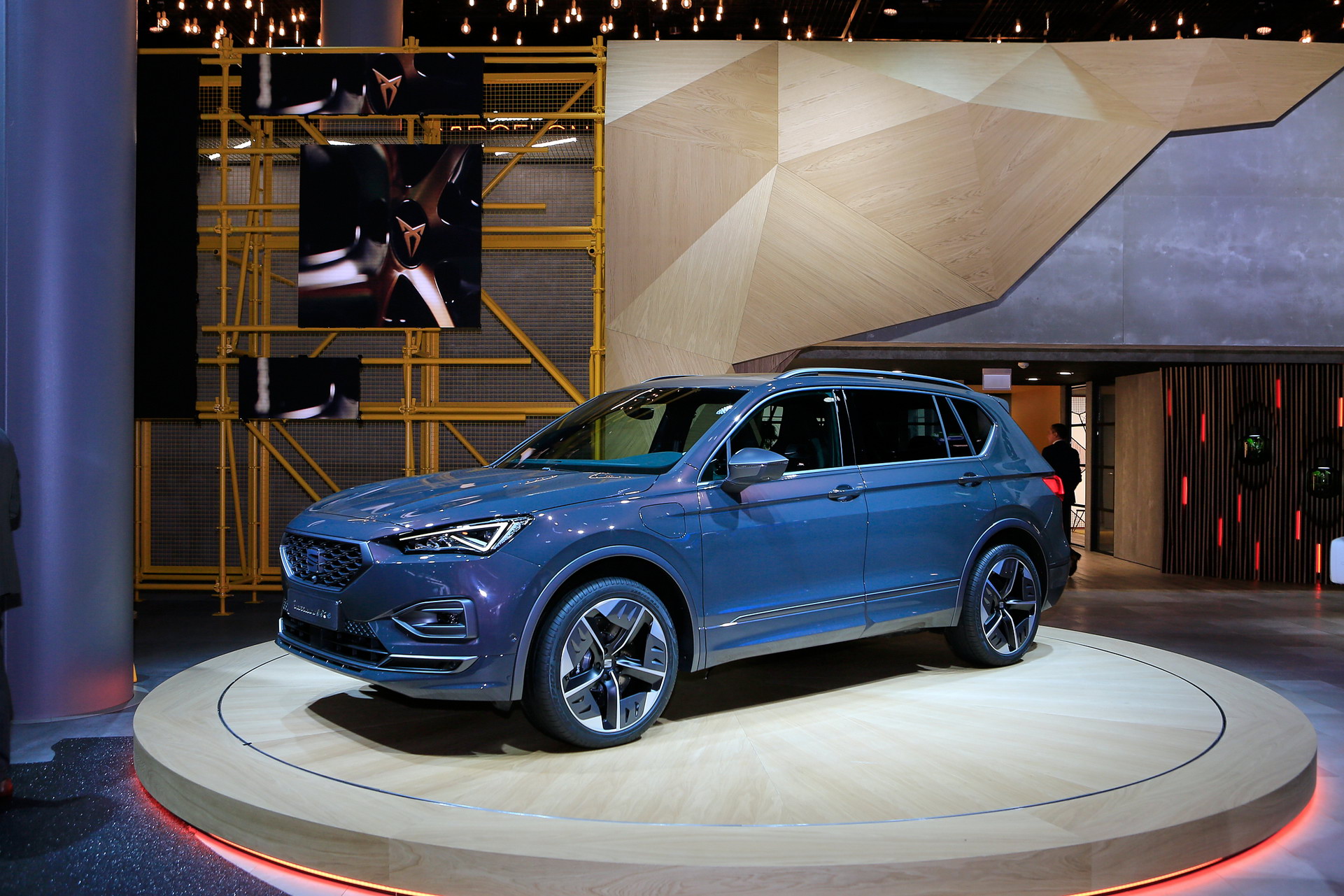 SEAT Tarraco PHEV Shows Up In Frankfurt In FR Trim With 241 HP