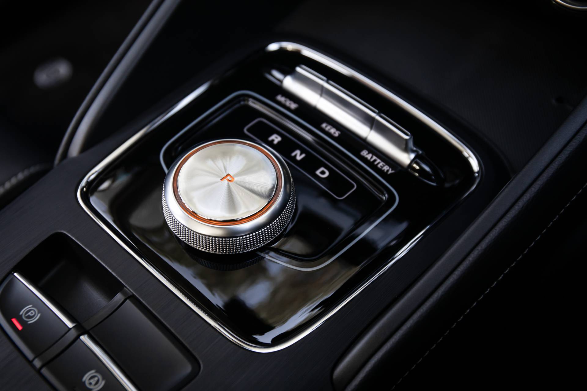 MG Racks Up 2,000 Orders For ZS EV, Extends Discounts To Next 1,000 Buyers