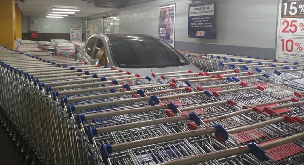  Supermarket Employees Teach Driver Who Parked In Cart Aisle A Hilarious Lesson