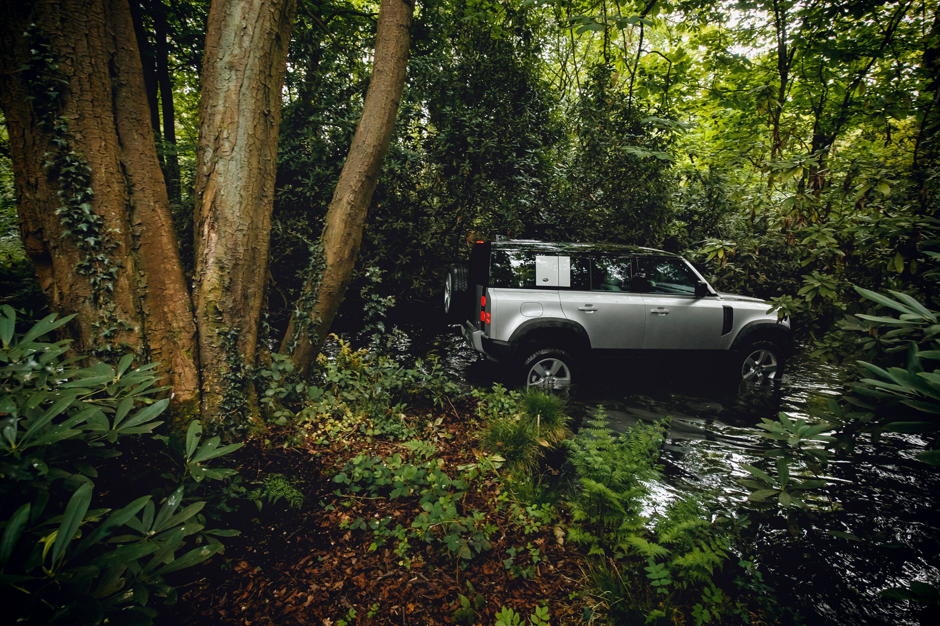 2020 Land Rover Defender Reborn As A Modern 4×4 With Advanced Tech