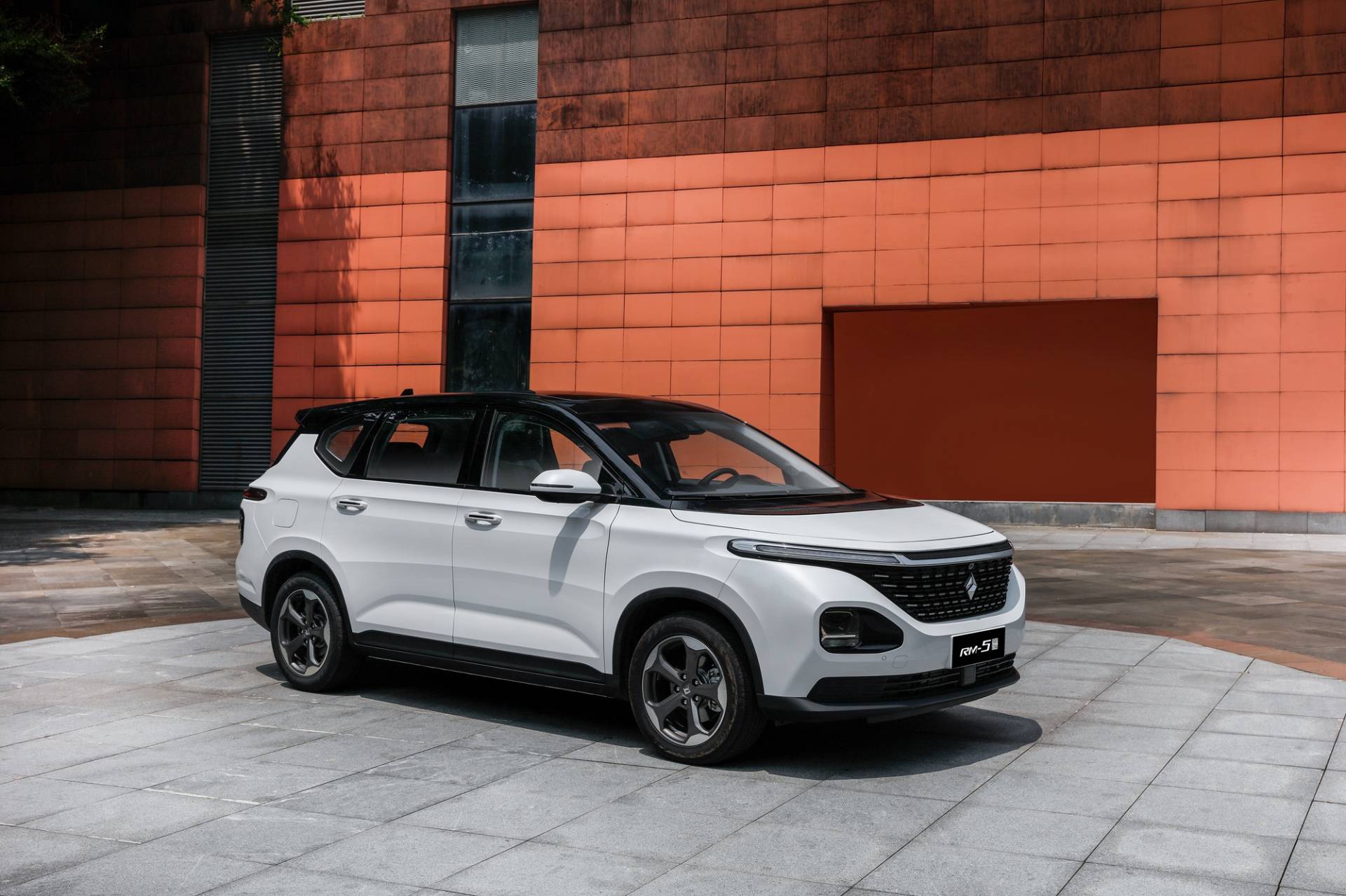 Baojun RM-5 MPV And RC-6 Crossover Debut In China With Shared Powertrain, Tech
