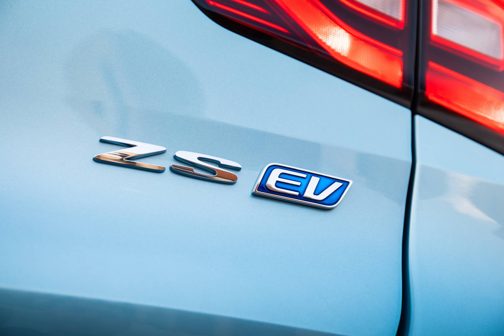 MG Racks Up 2,000 Orders For ZS EV, Extends Discounts To Next 1,000 Buyers