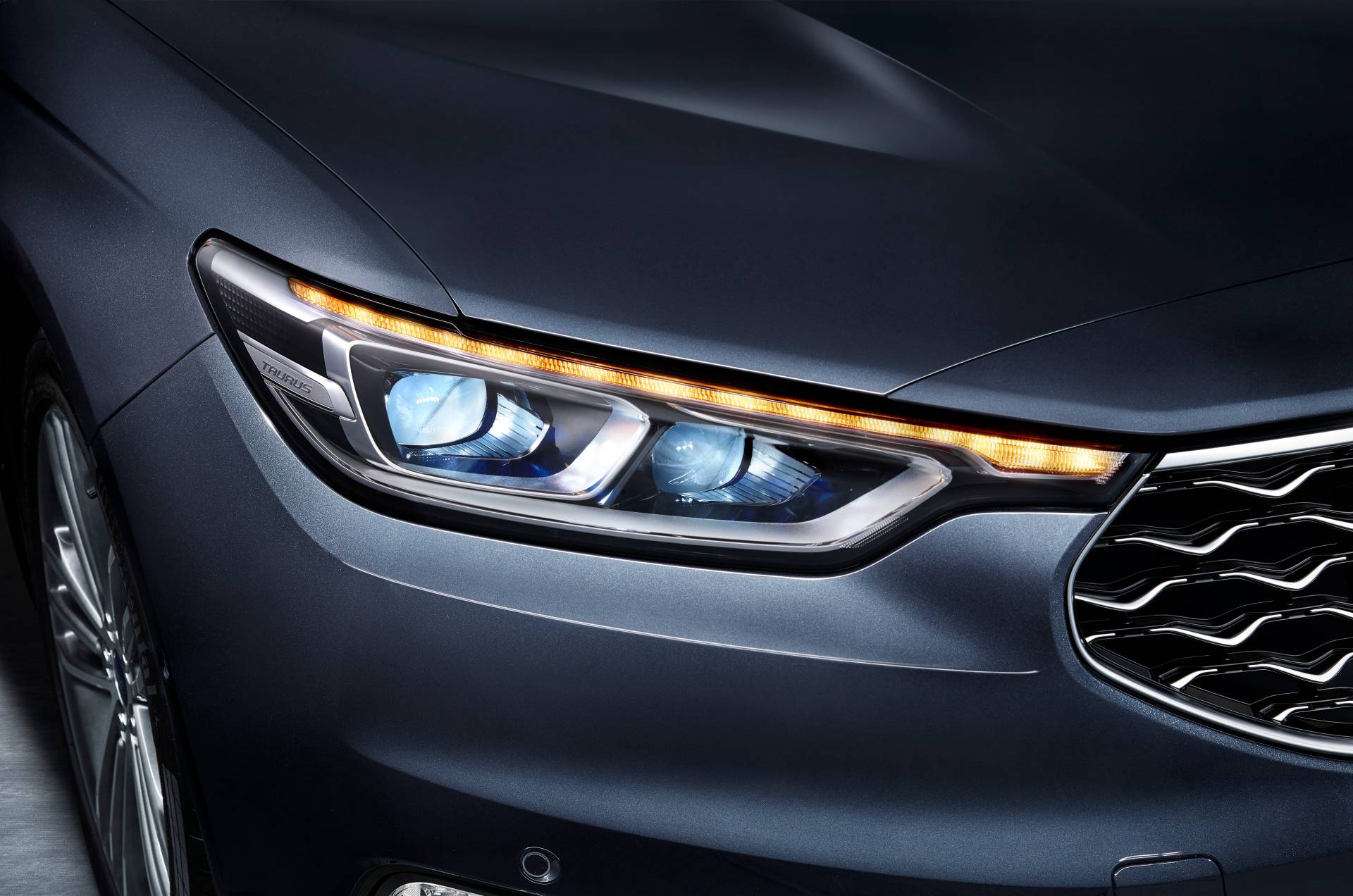 2020 Ford Taurus Vignale Boasts 12.8-Inch Tablet Touchscreen In China