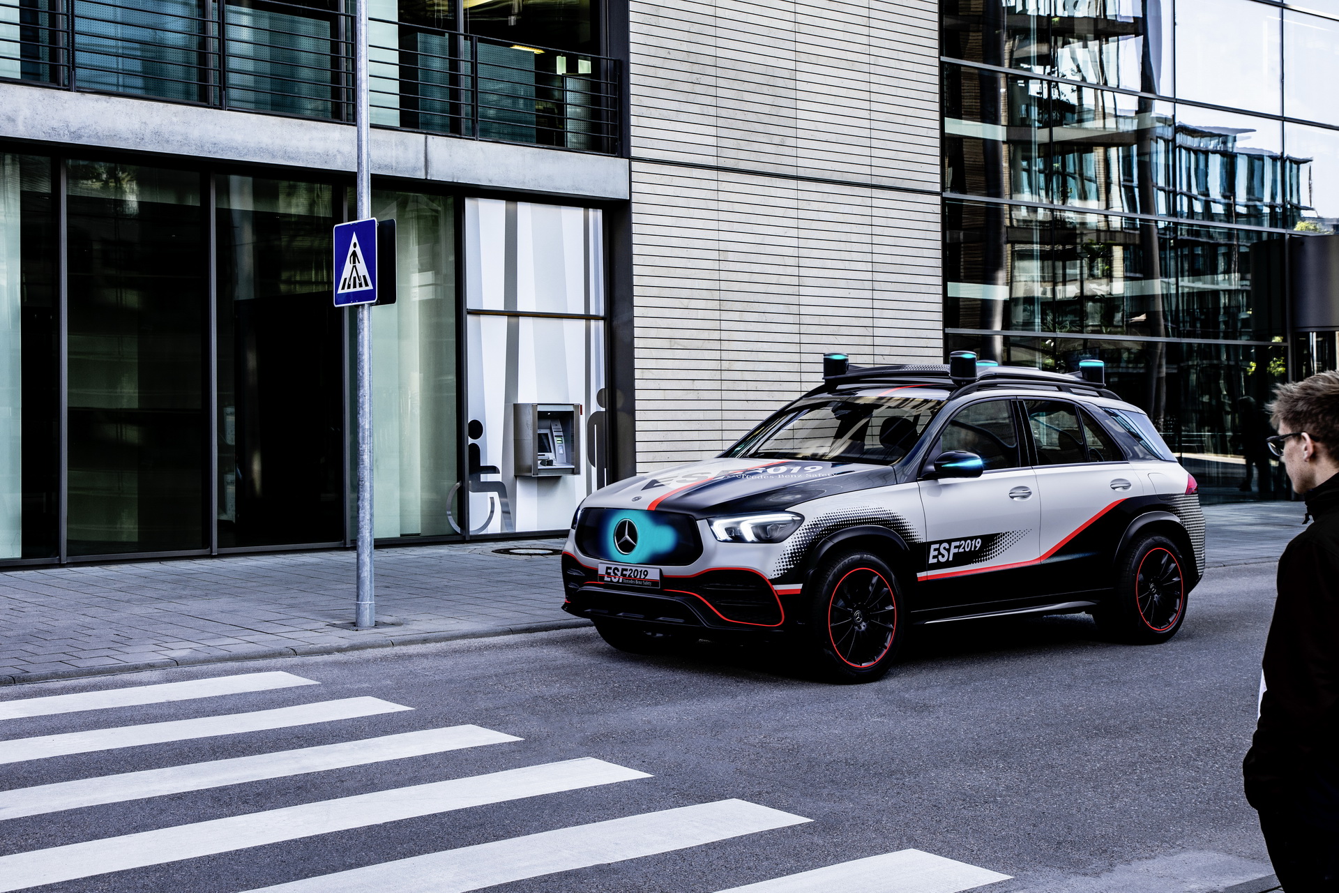 Mercedes’ New Experimental Safety Vehicle Is The World’s Most Clever GLE