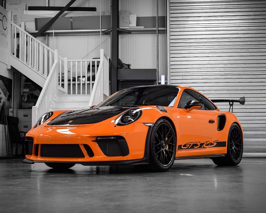 Confused? This 2019 Porsche 911 GT3 RS (991.2) Was Custom Ordered In The 997-Gen’s Colors