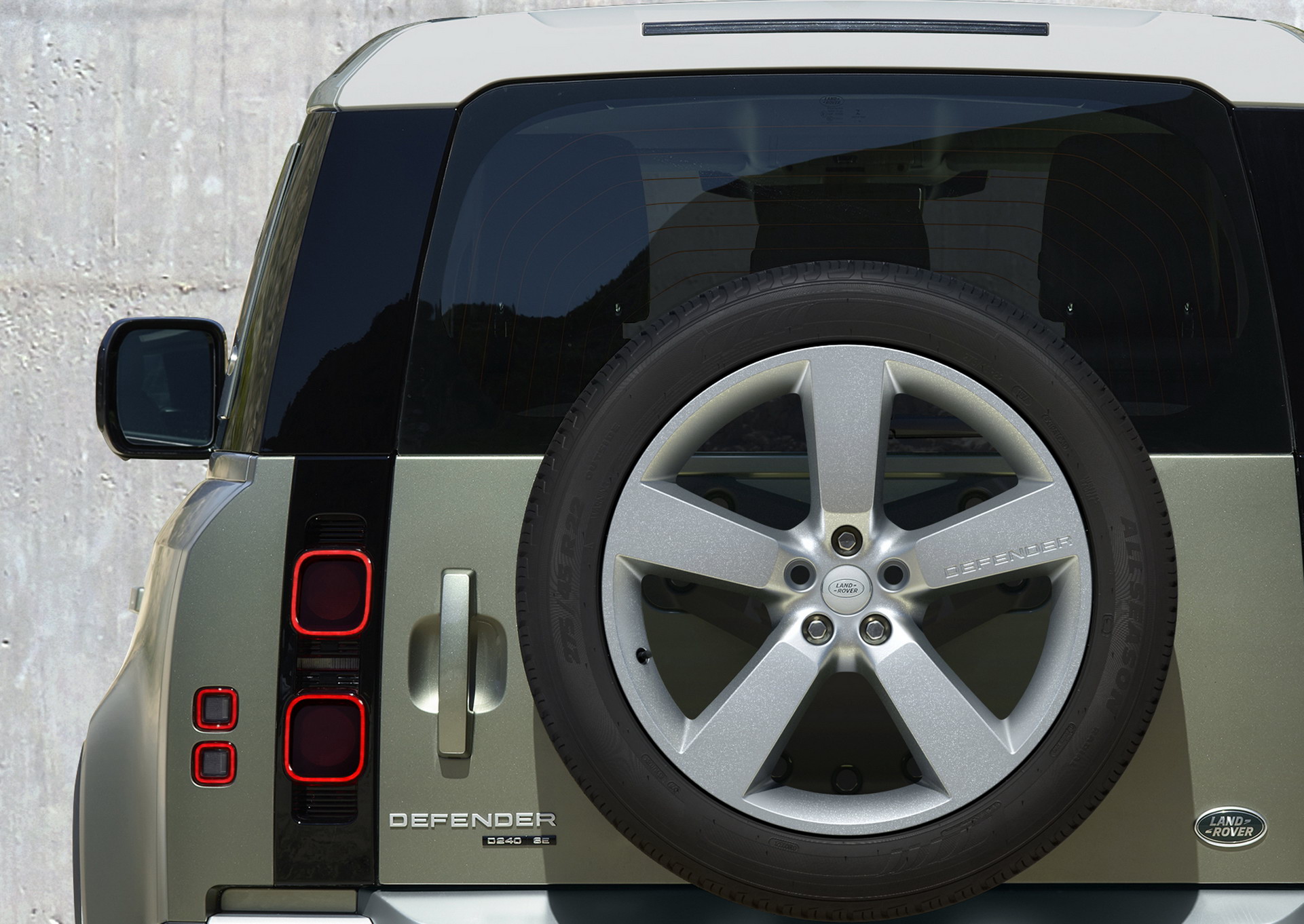 2020 Land Rover Defender Reborn As A Modern 4×4 With Advanced Tech