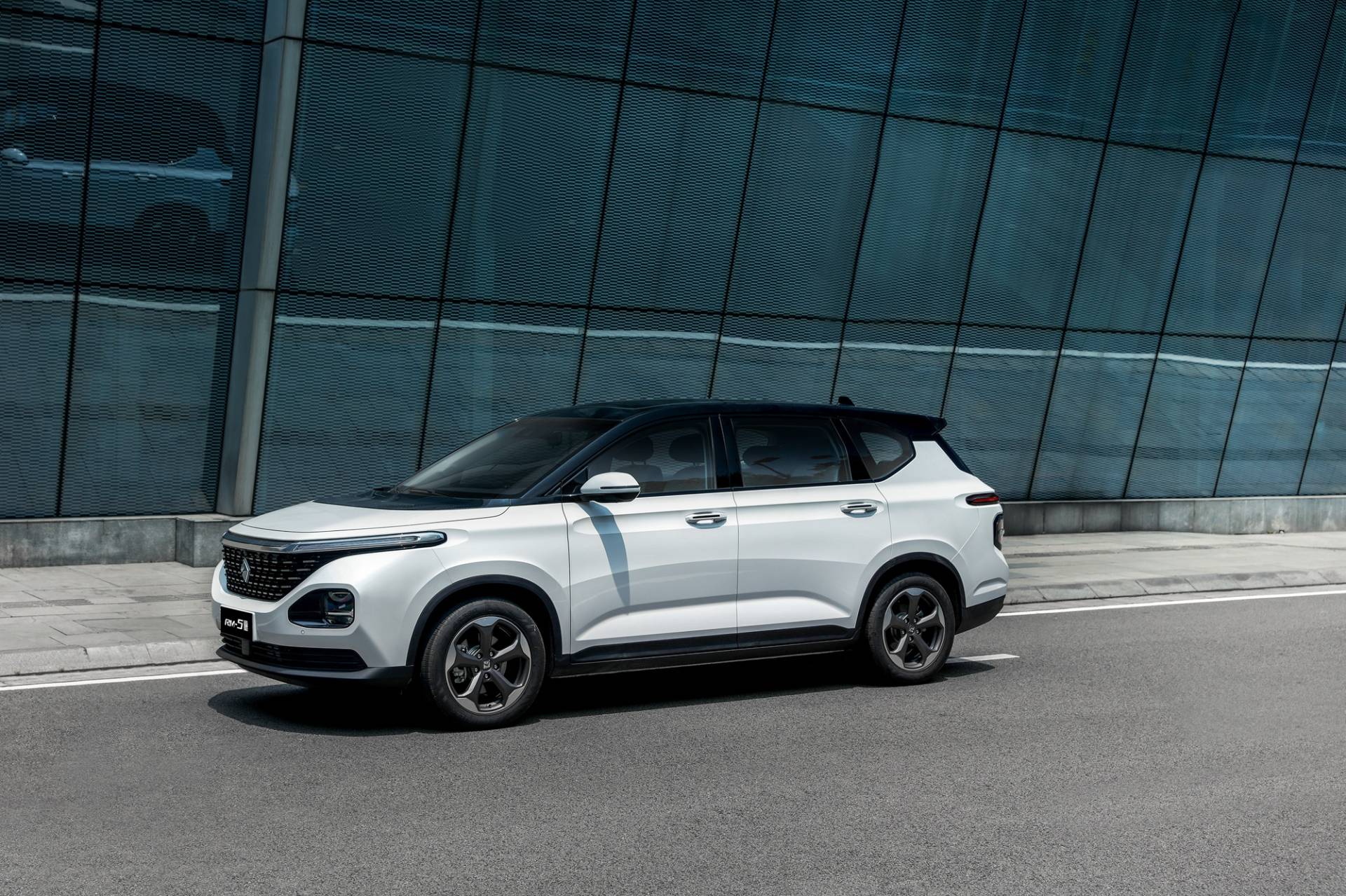 Baojun RM-5 MPV And RC-6 Crossover Debut In China With Shared Powertrain, Tech